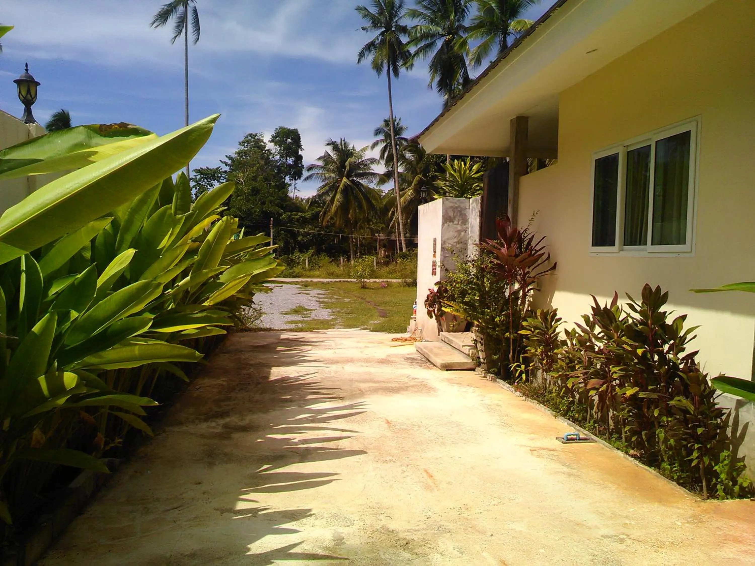 Khanom Garden Suite