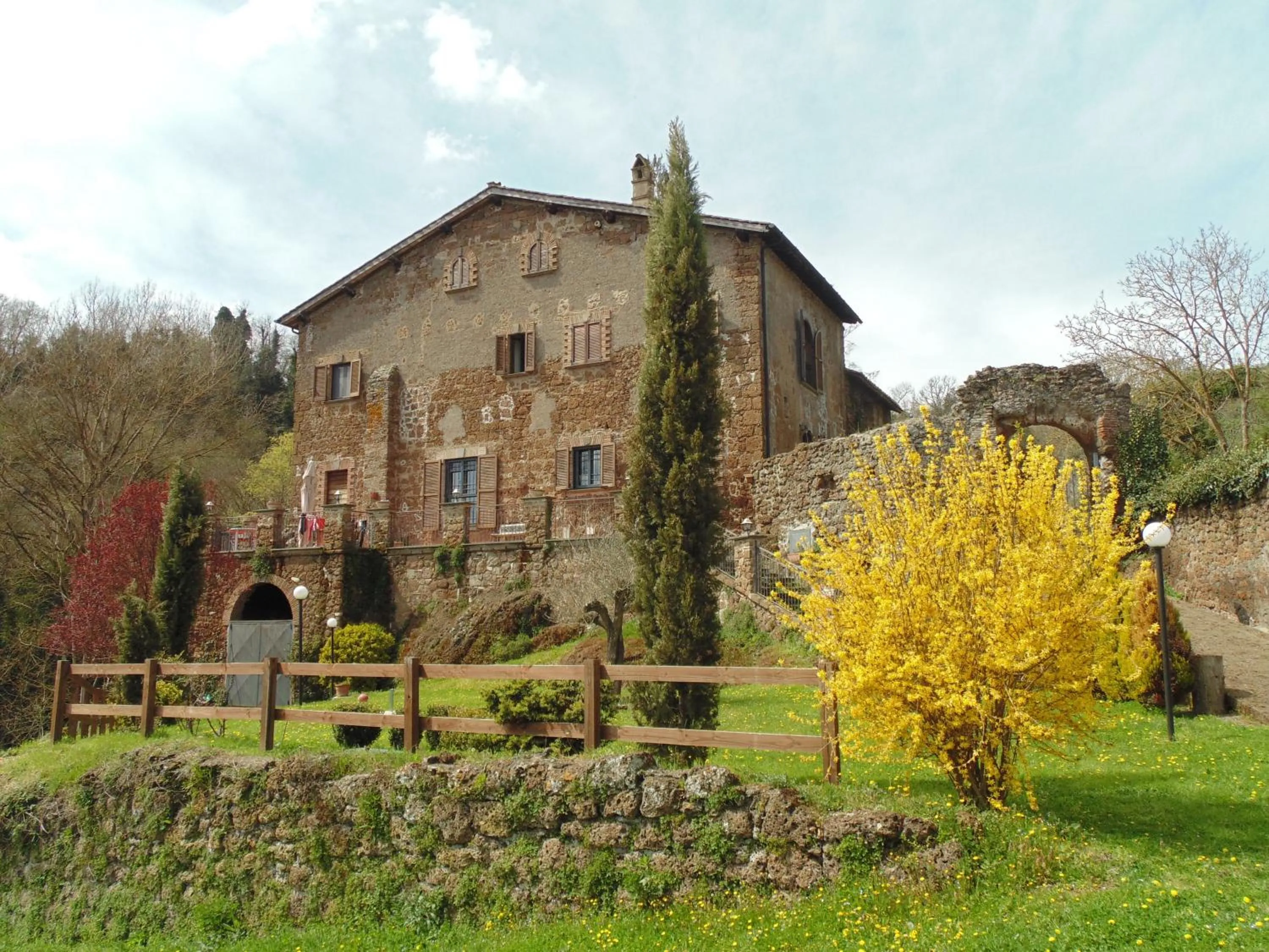 Facade/entrance in B&B IL Giardino del Borgo
