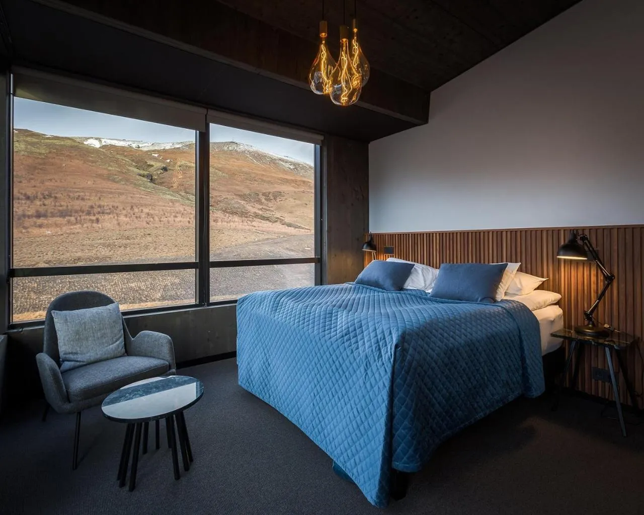 Mountain view, Bed in Fosshotel Glacier Lagoon