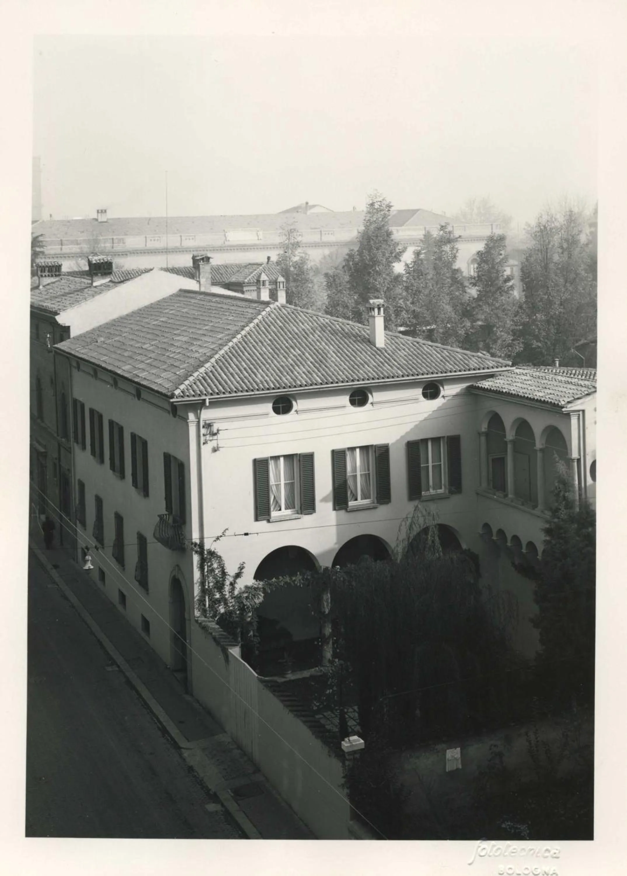 Property building in Casa Bertagni