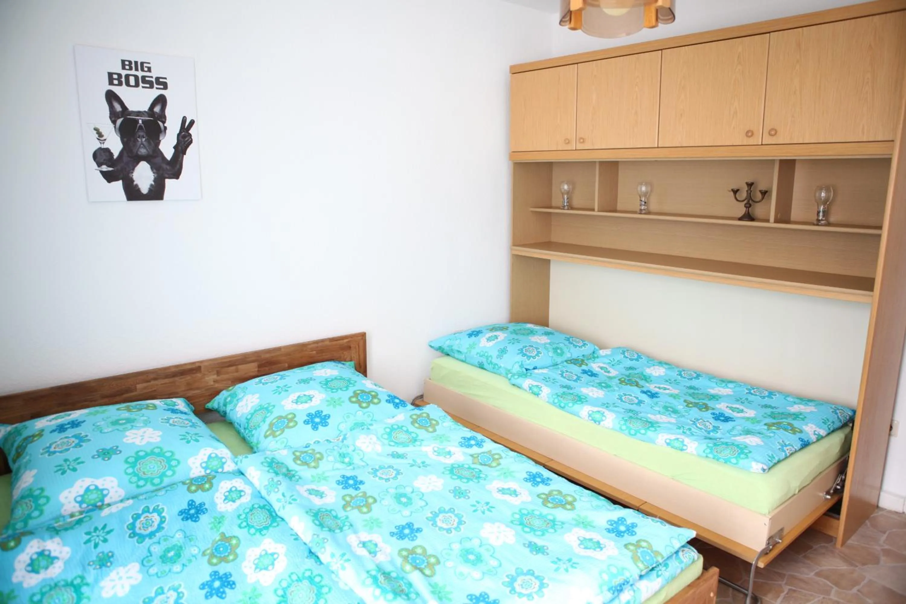 Bedroom, Bed in Bermuda Apartment