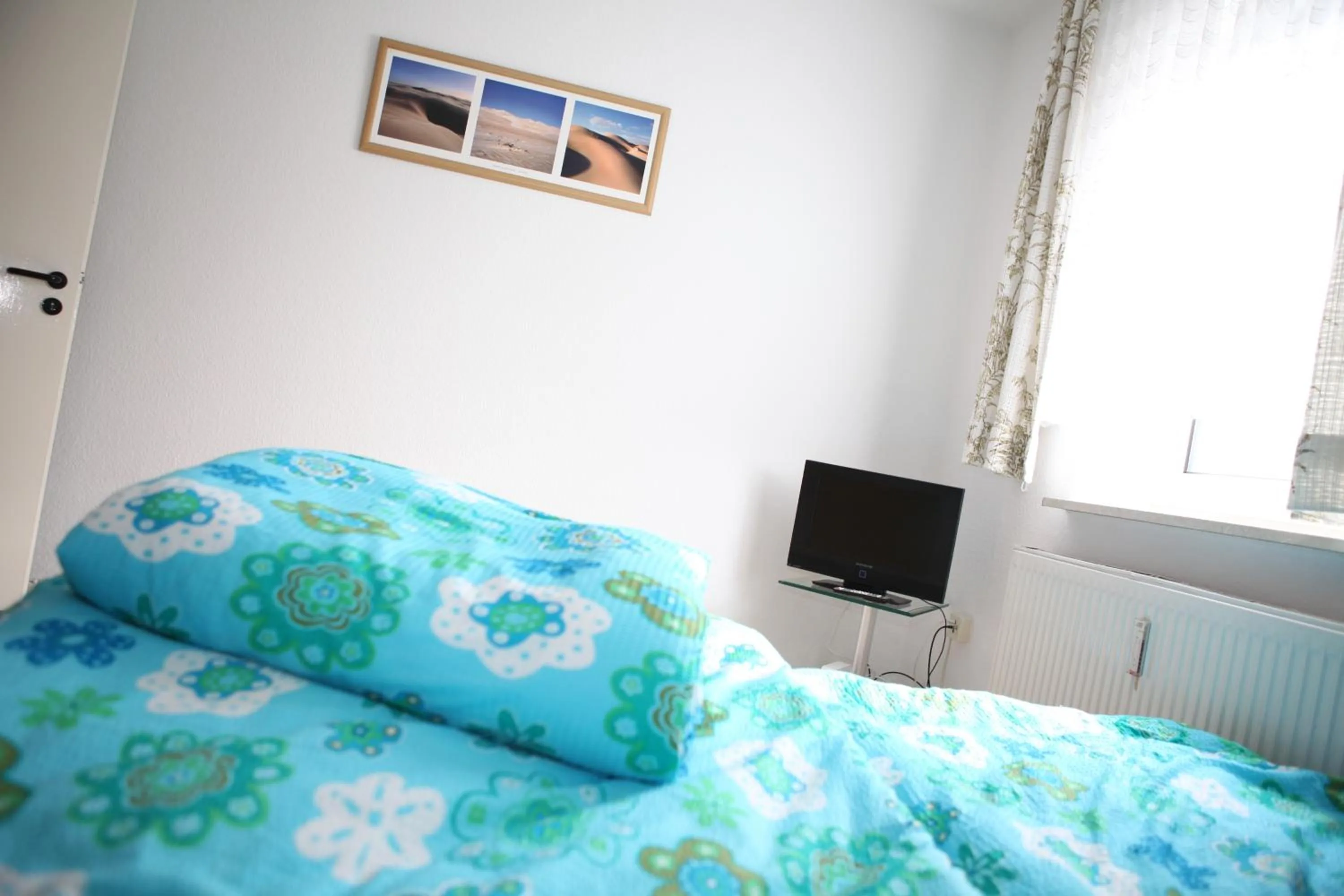 Bedroom, Bed in Bermuda Apartment