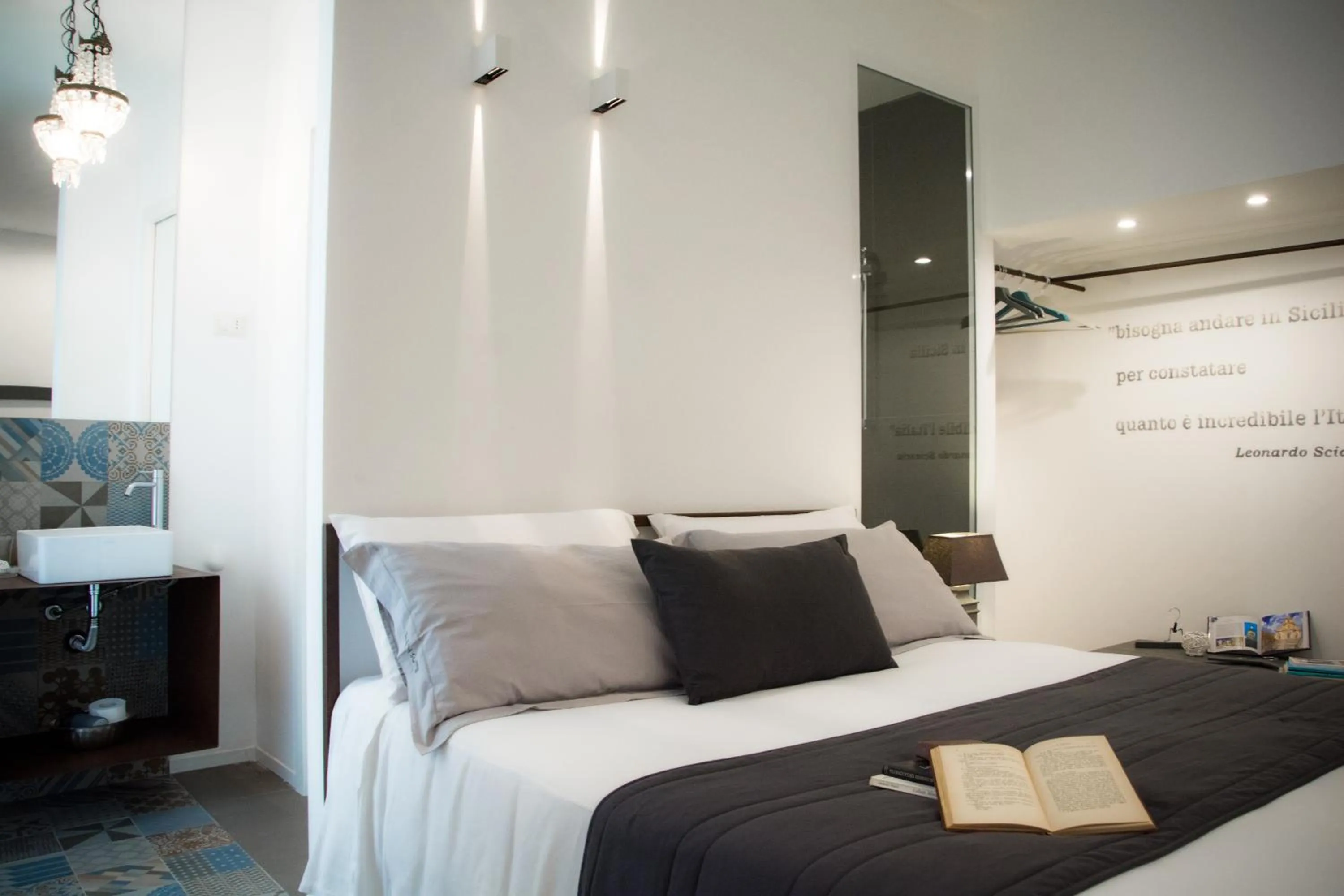 Bedroom, Bed in Iblainsuite