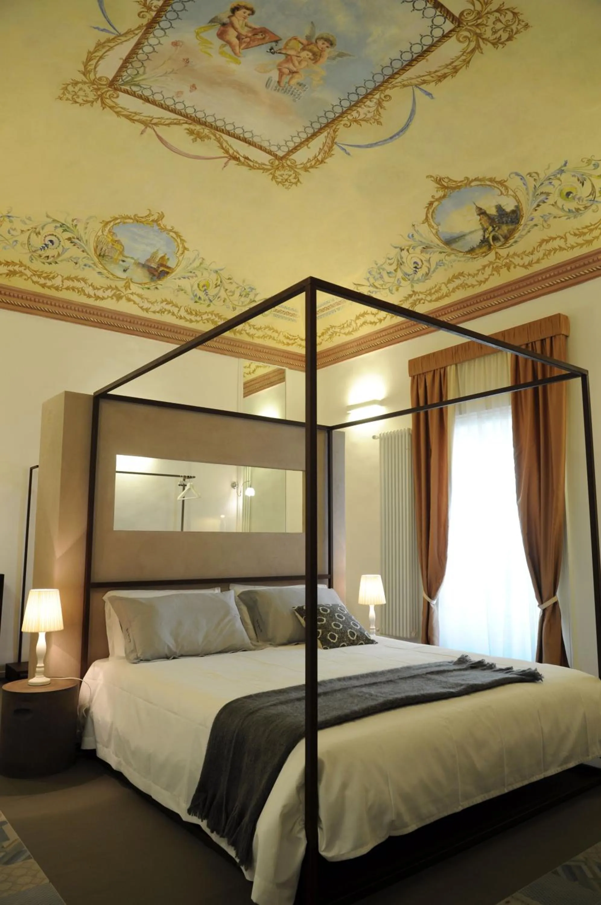 Bedroom, Bed in Iblainsuite