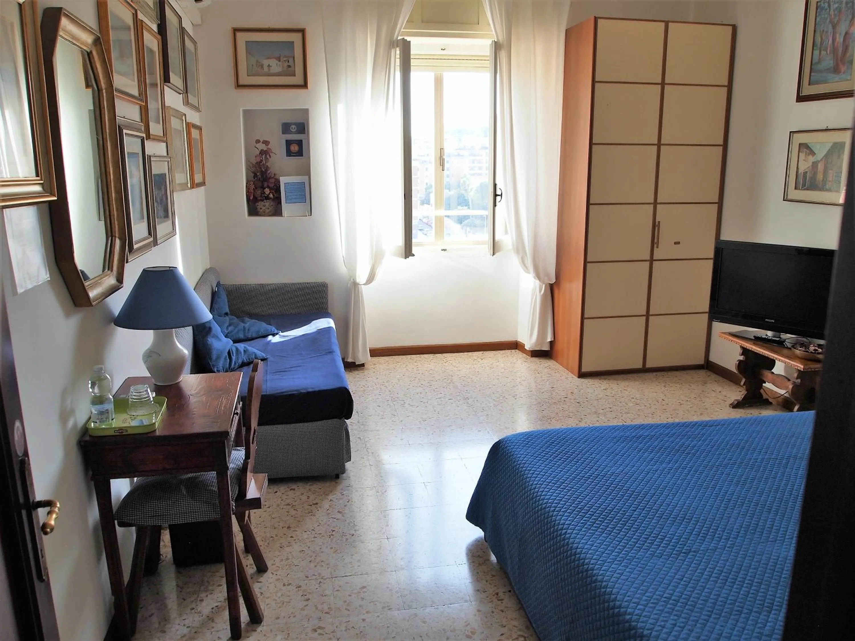 Bedroom, Bed in Superpanoramico