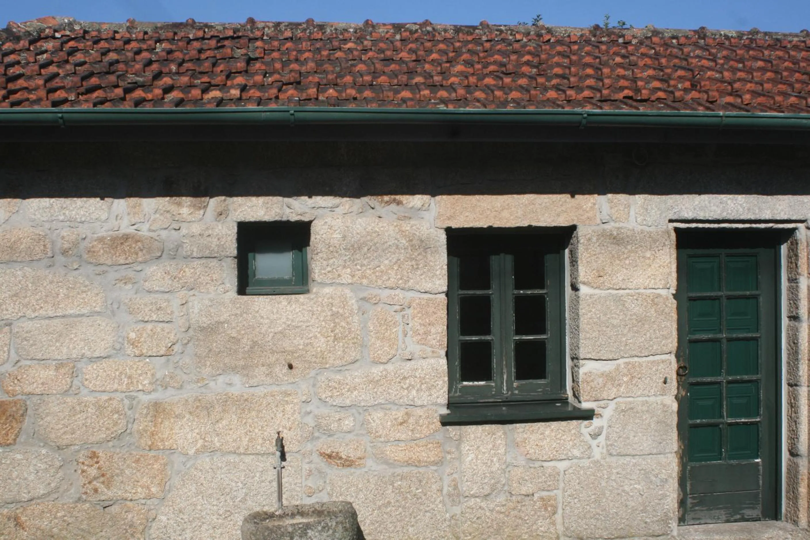 Property building in Estrebuela House