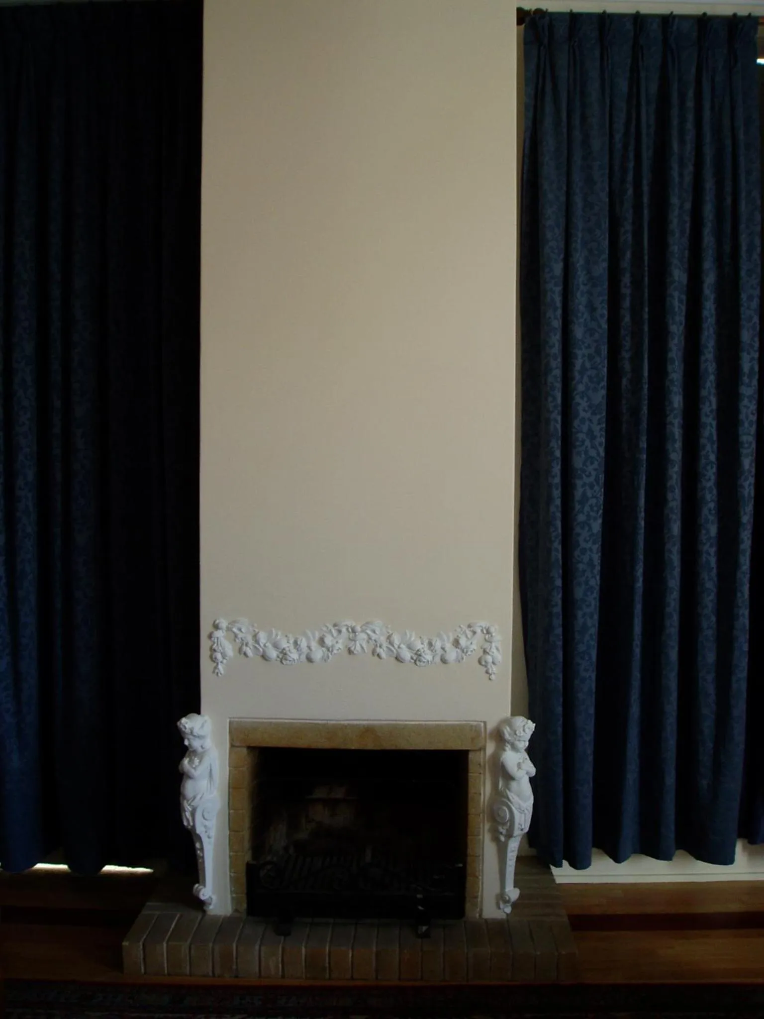 Communal lounge/ TV room in Estrebuela House