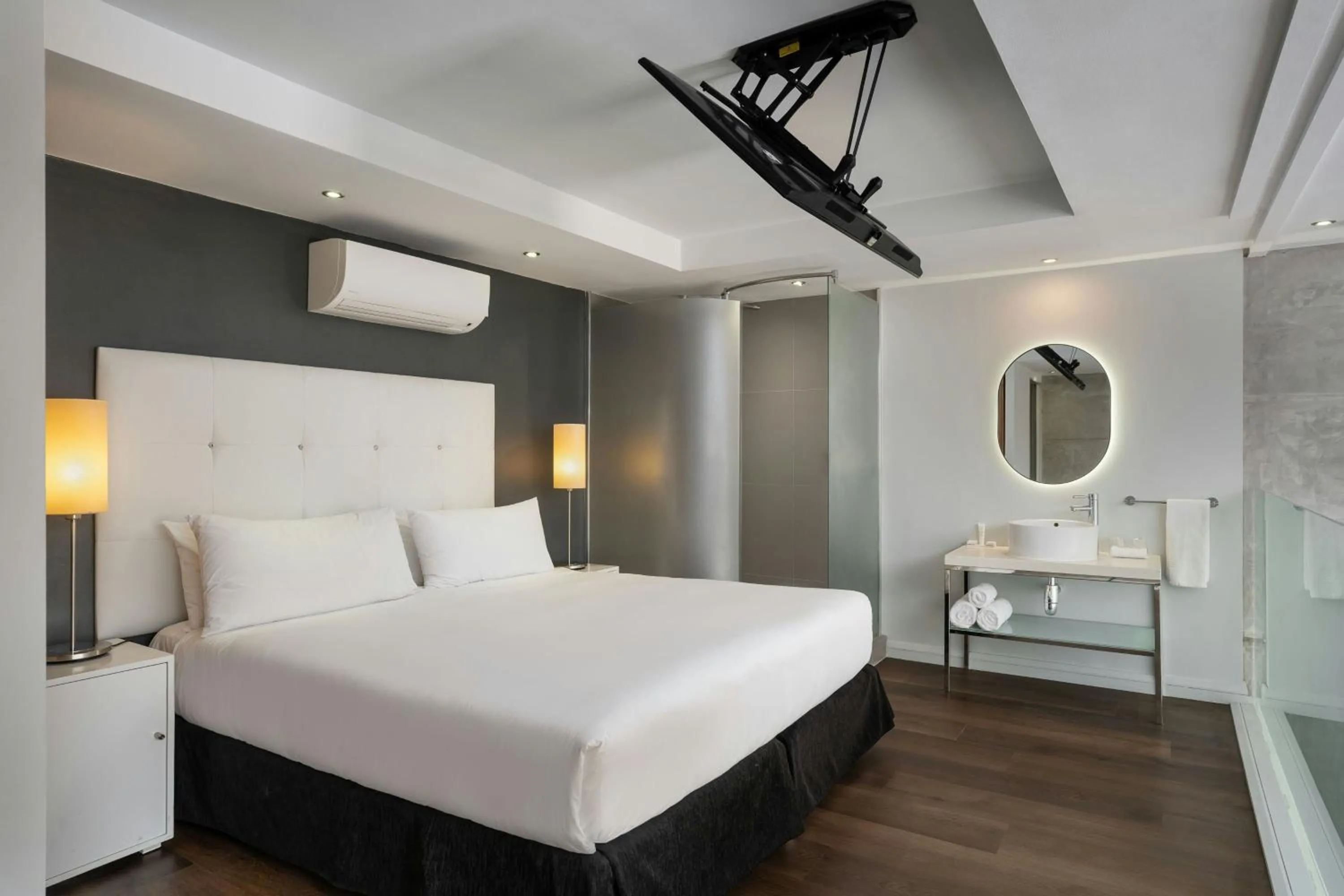 Bedroom, Bed in Protea Hotel Fire & Ice by Marriott Cape Town