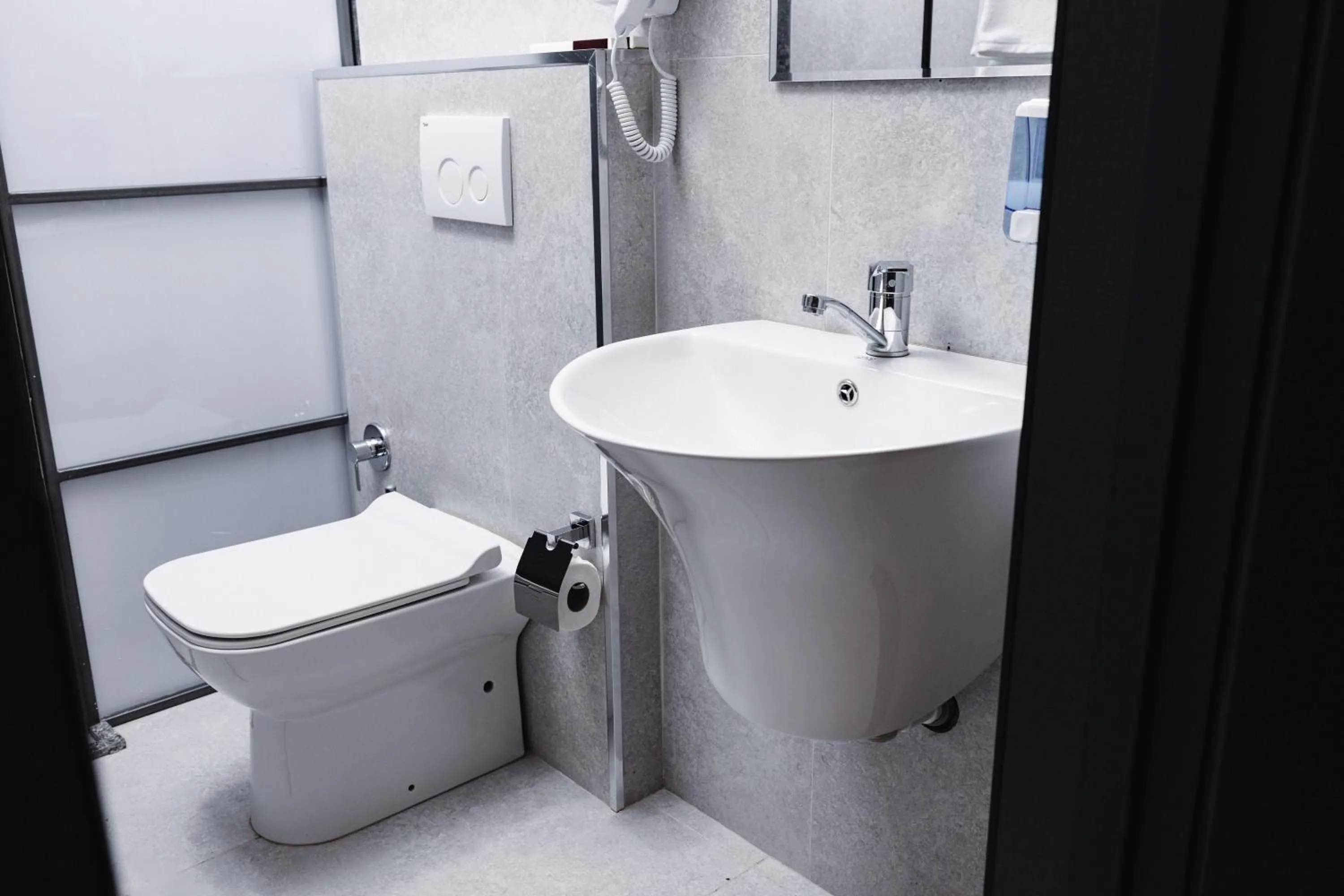 Toilet in Art Air hotel