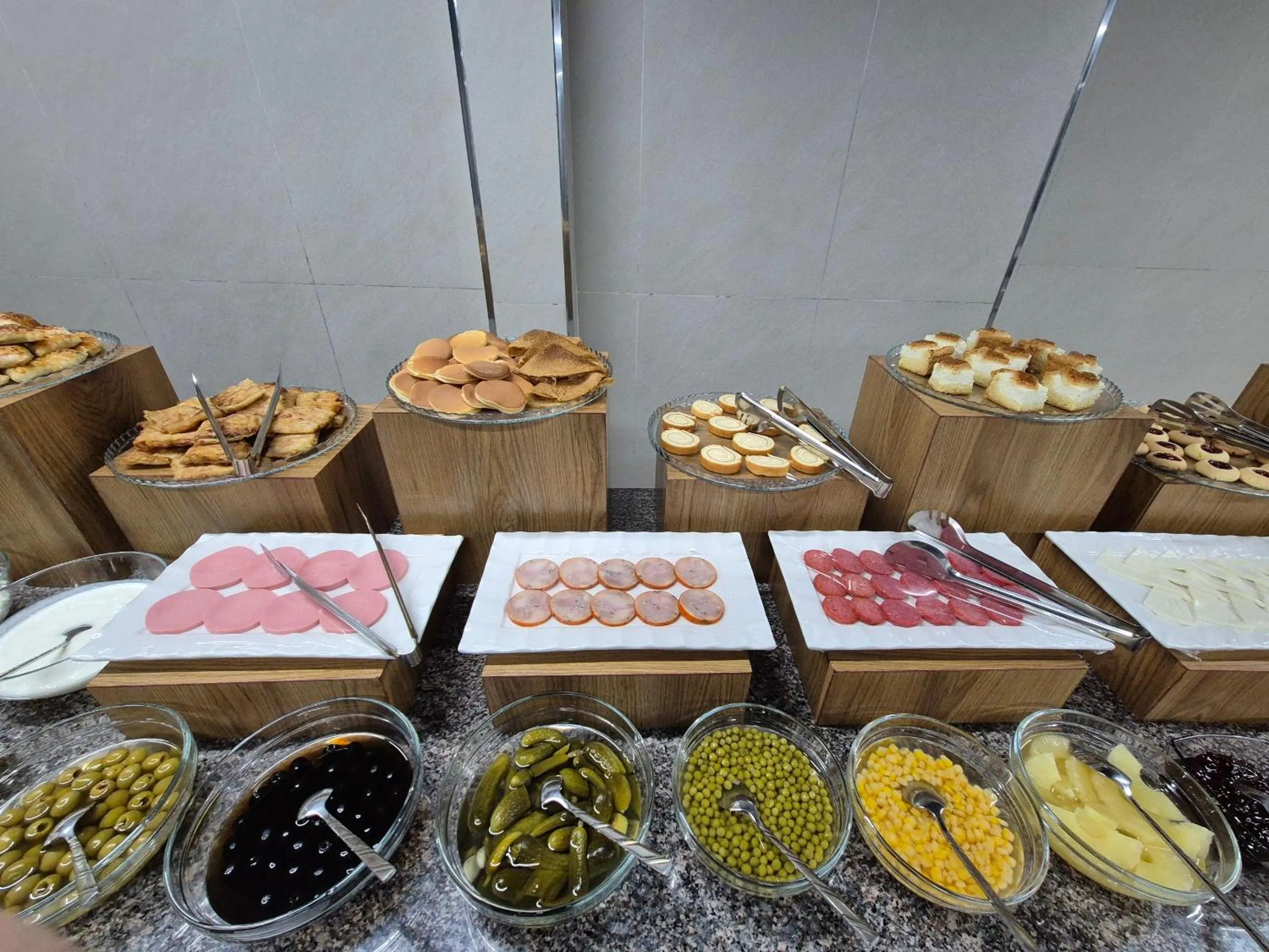 Food and drinks in Art Air hotel