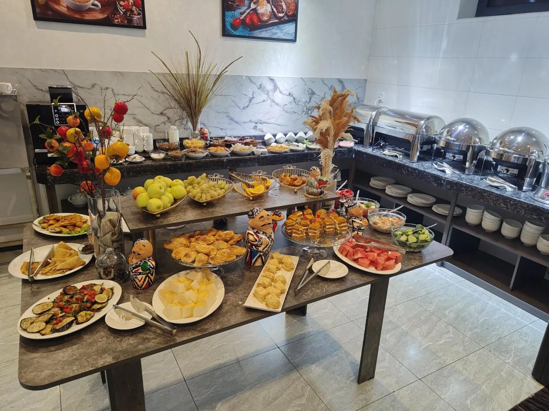 Food and drinks in Art Royal