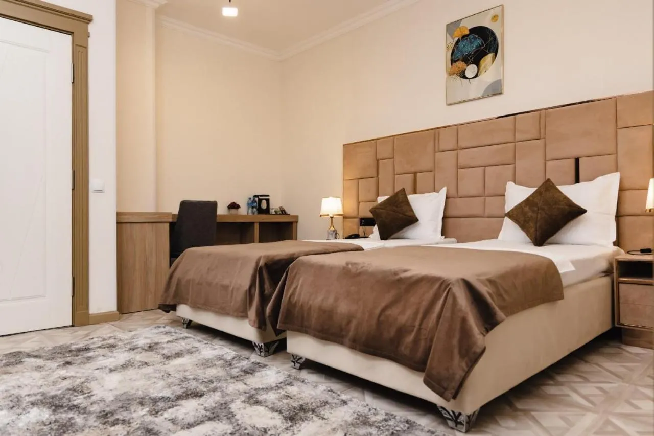 Photo of the whole room, Bed in Art Royal