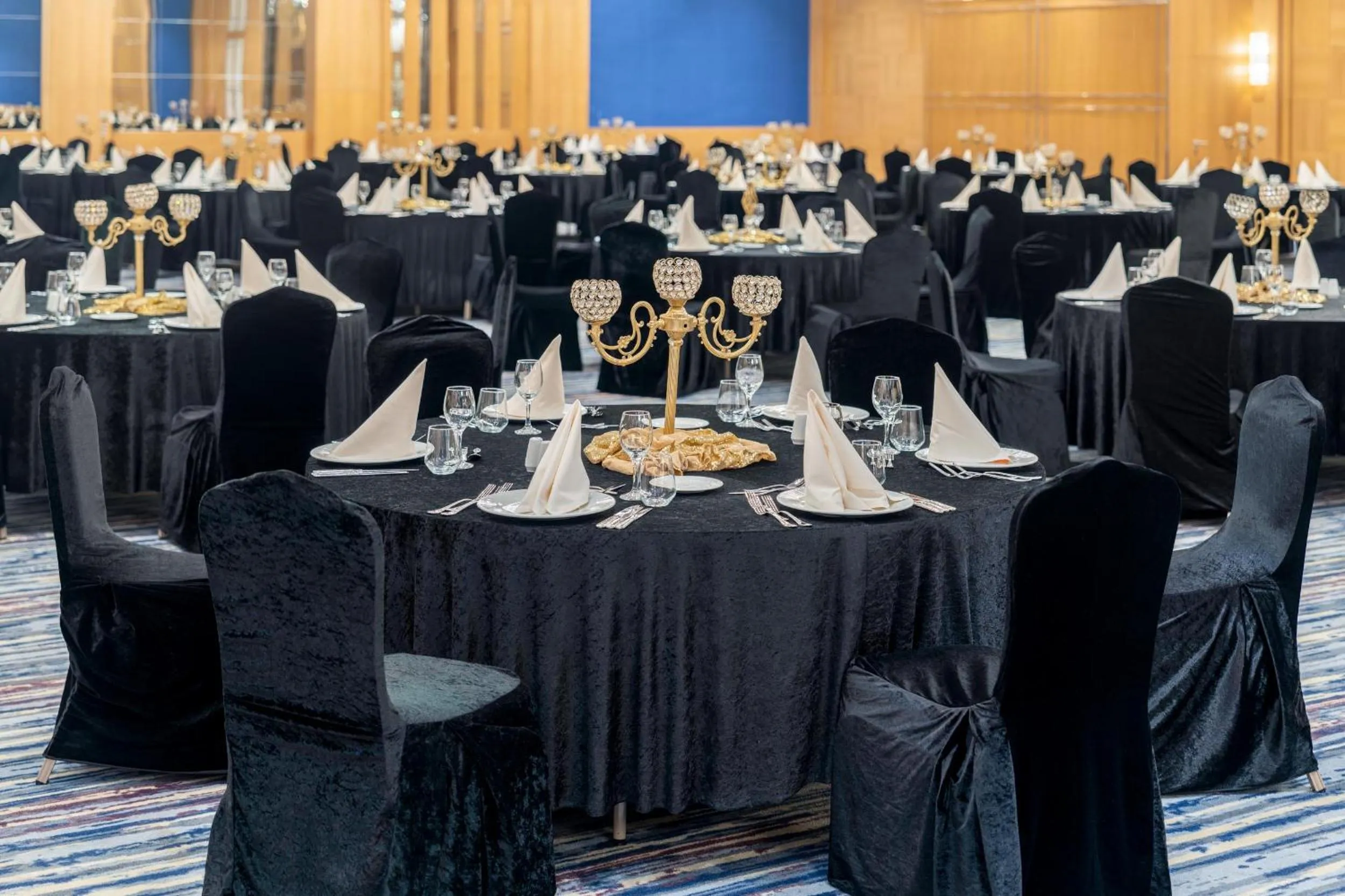 Restaurant/places to eat in Trendy Lara