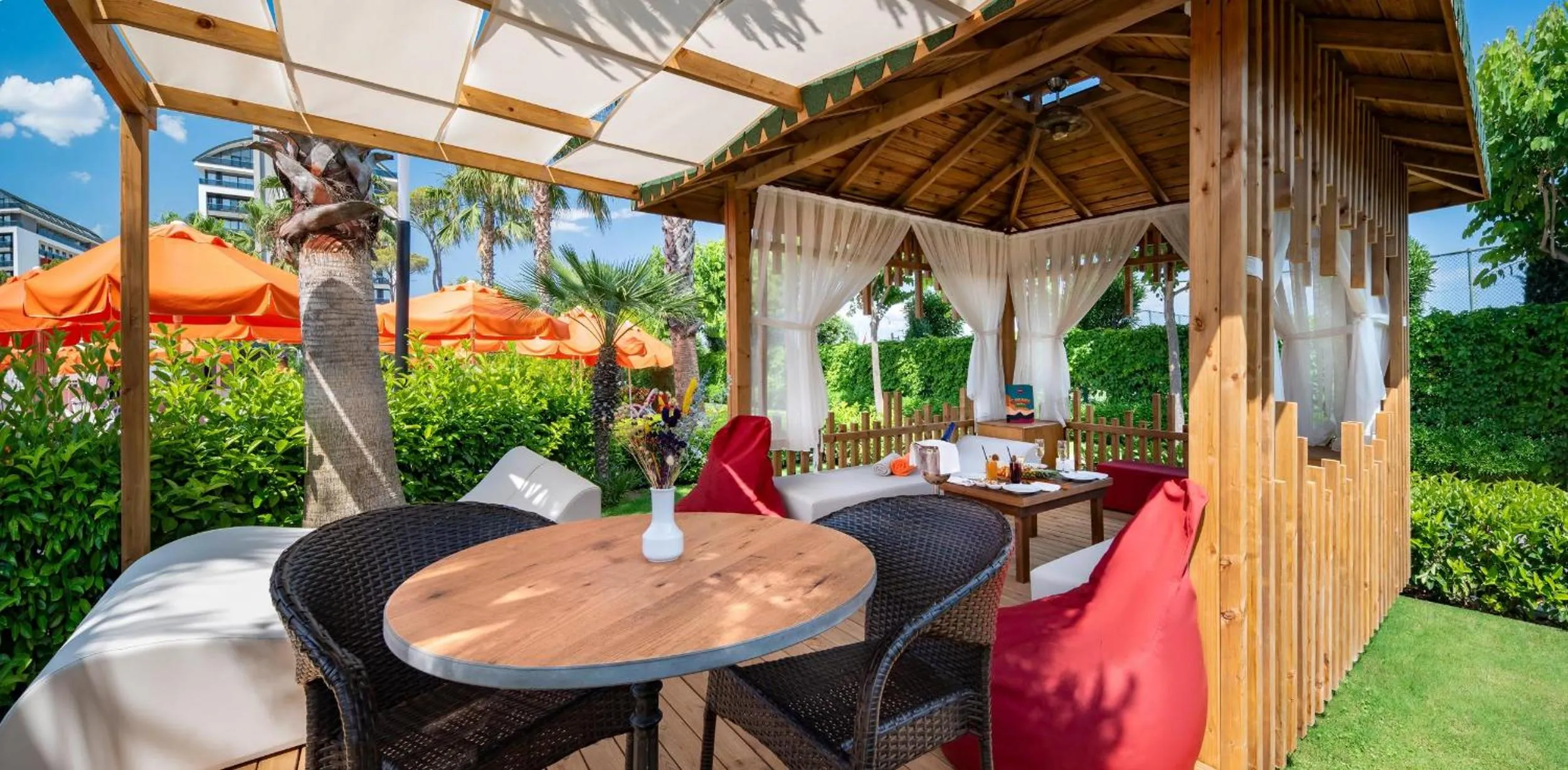 Other in Trendy Lara