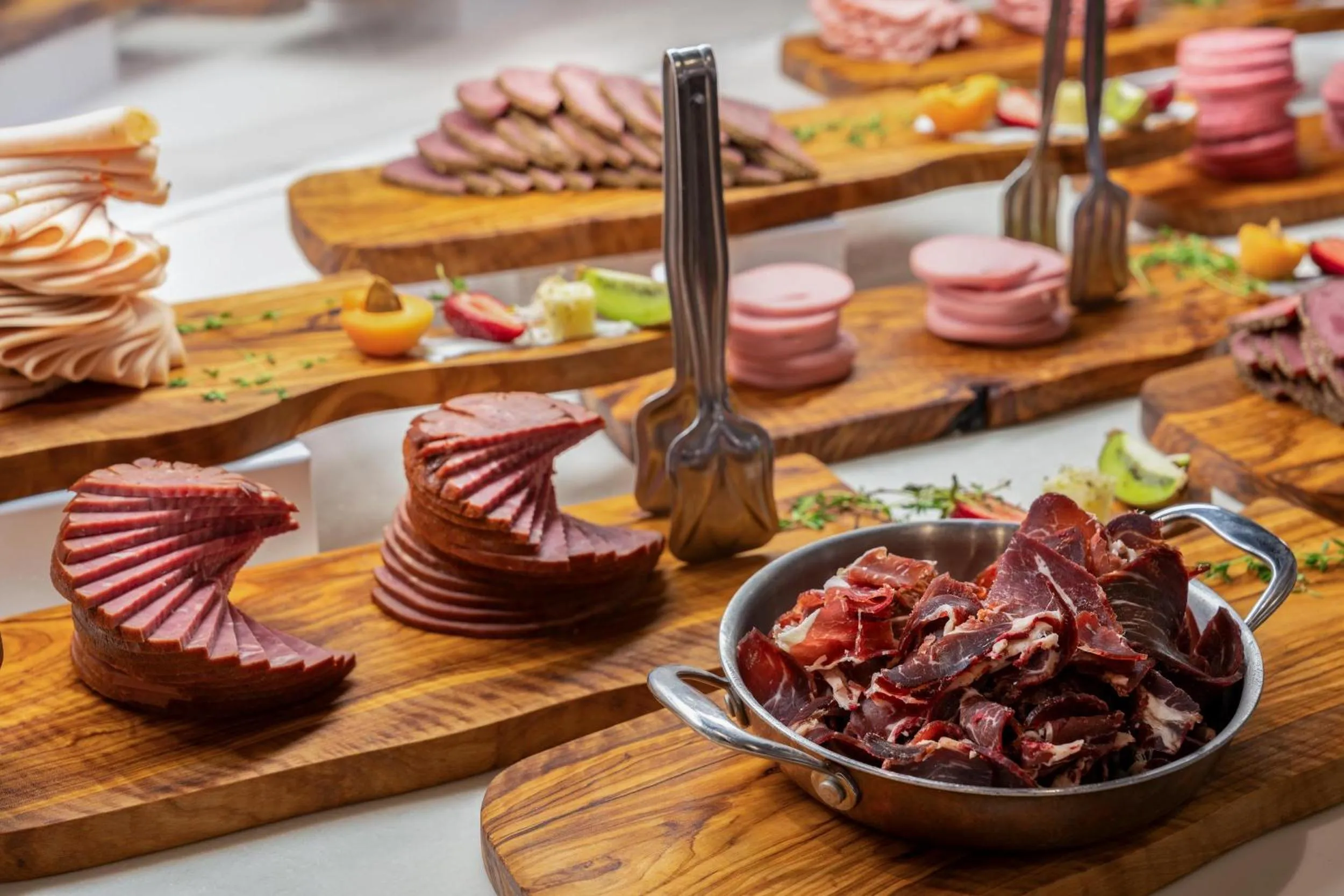 Restaurant/places to eat in Trendy Lara