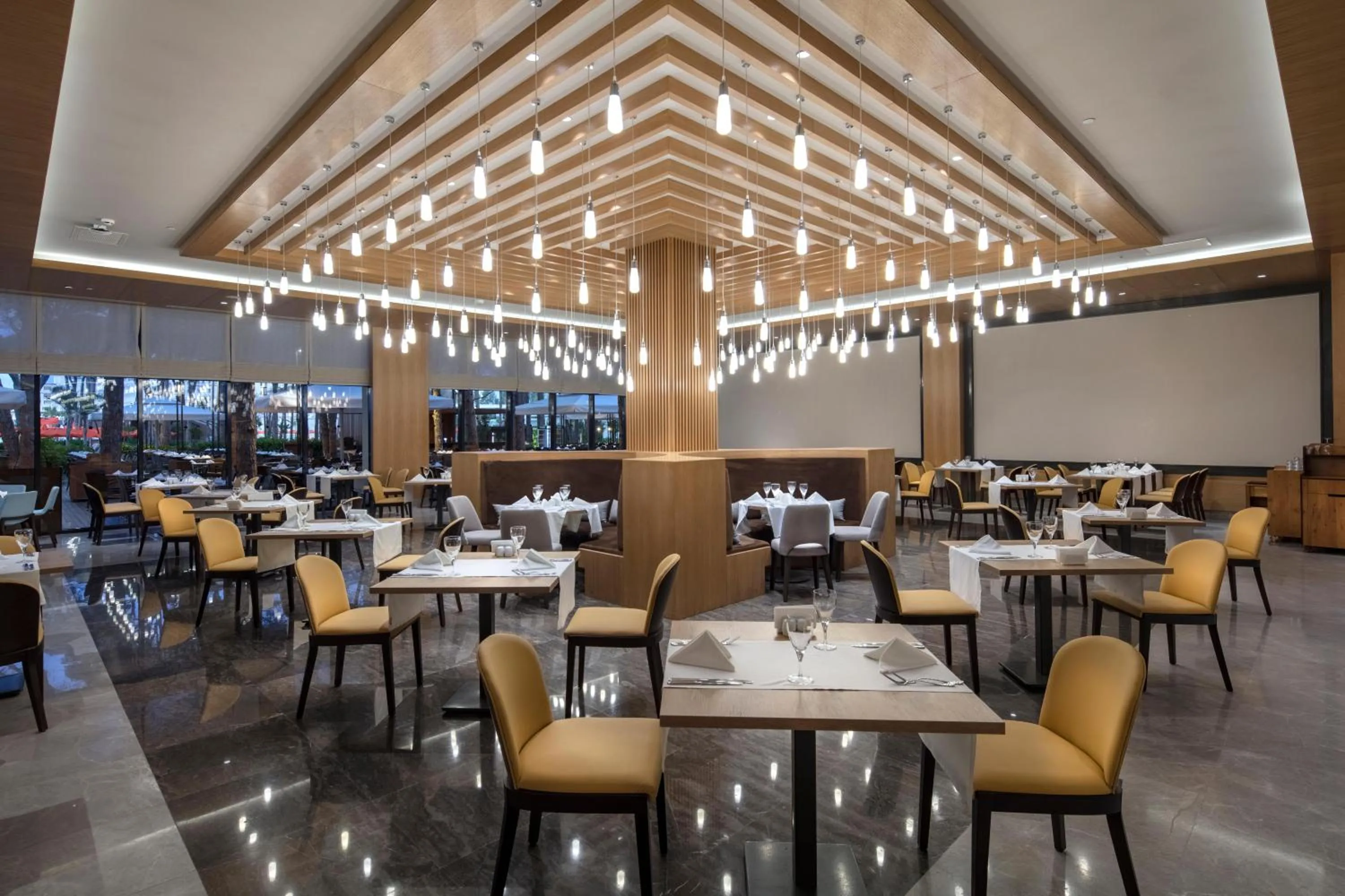 Restaurant/places to eat in Trendy Lara