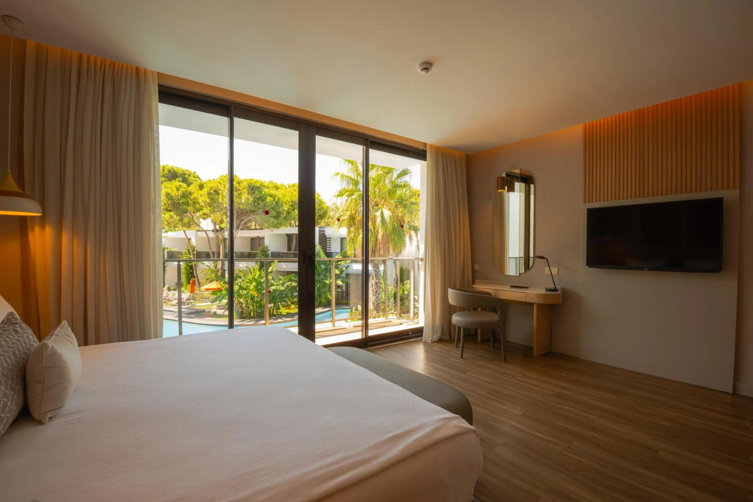 Bedroom, Bed in Trendy Lara