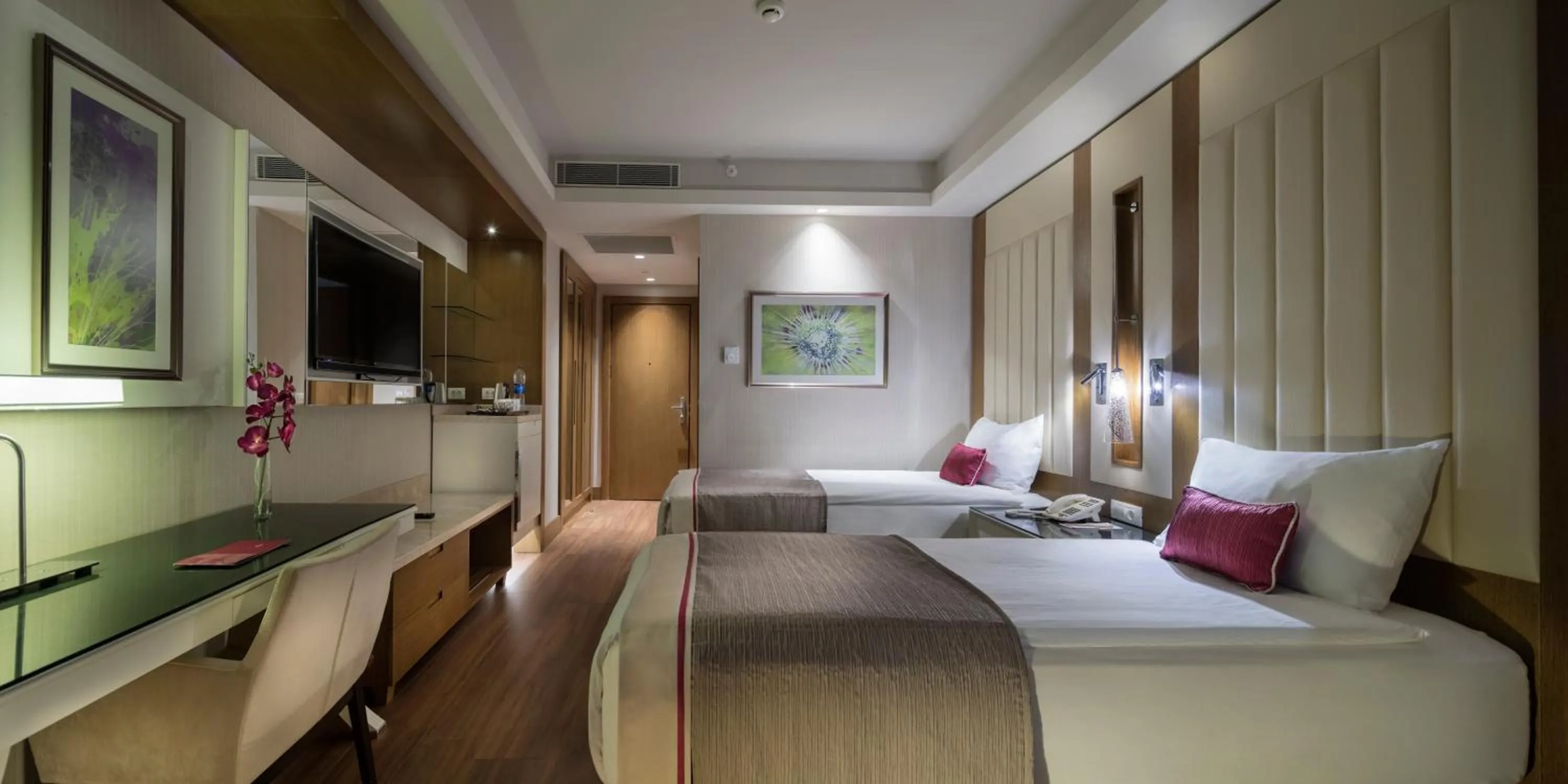 Family Suite Land View in Trendy Lara