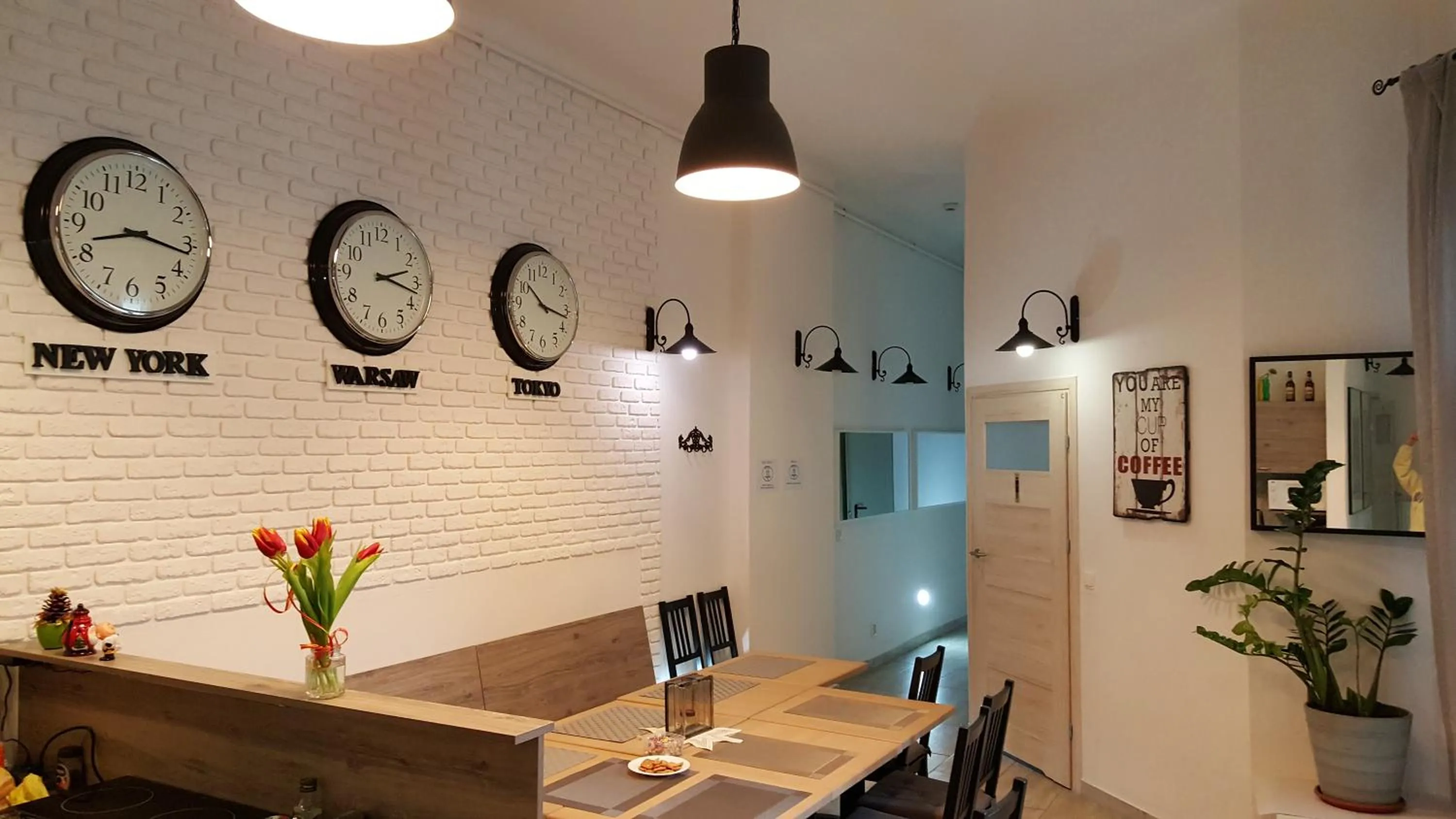 Dining area in Hostel Lwowska 11