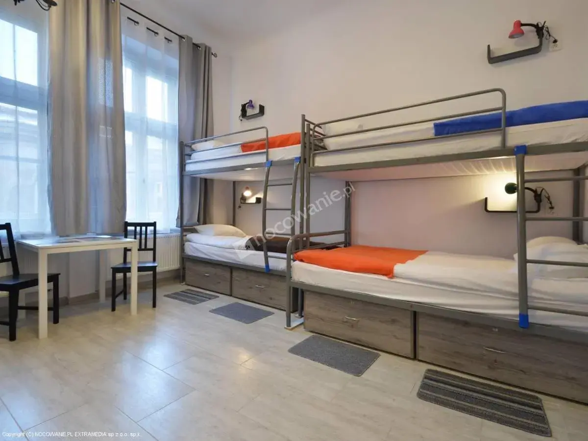 Bed in 7-Bed Mixed Dormitory Room in Hostel Lwowska 11 Bed in 7-Bed Mixed Dormitory Room in Hostel Lwowska 11