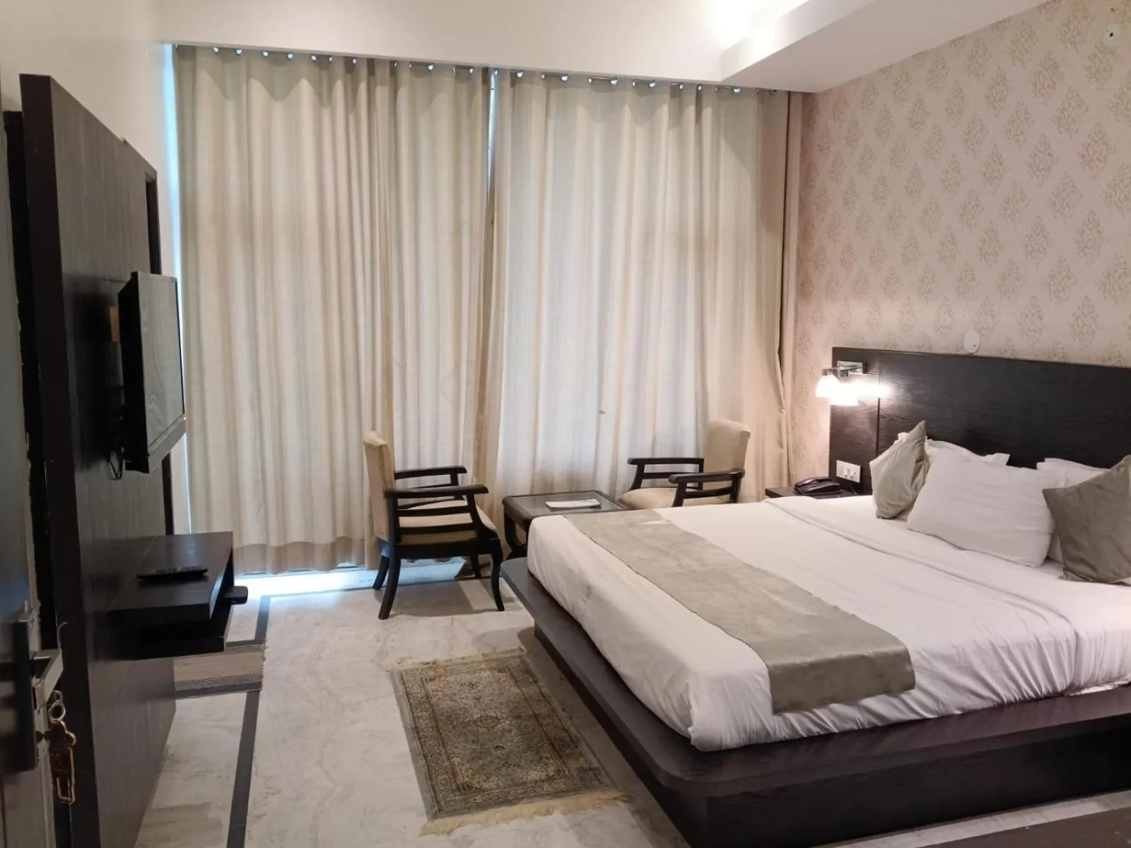 Bed in Kamal Residency