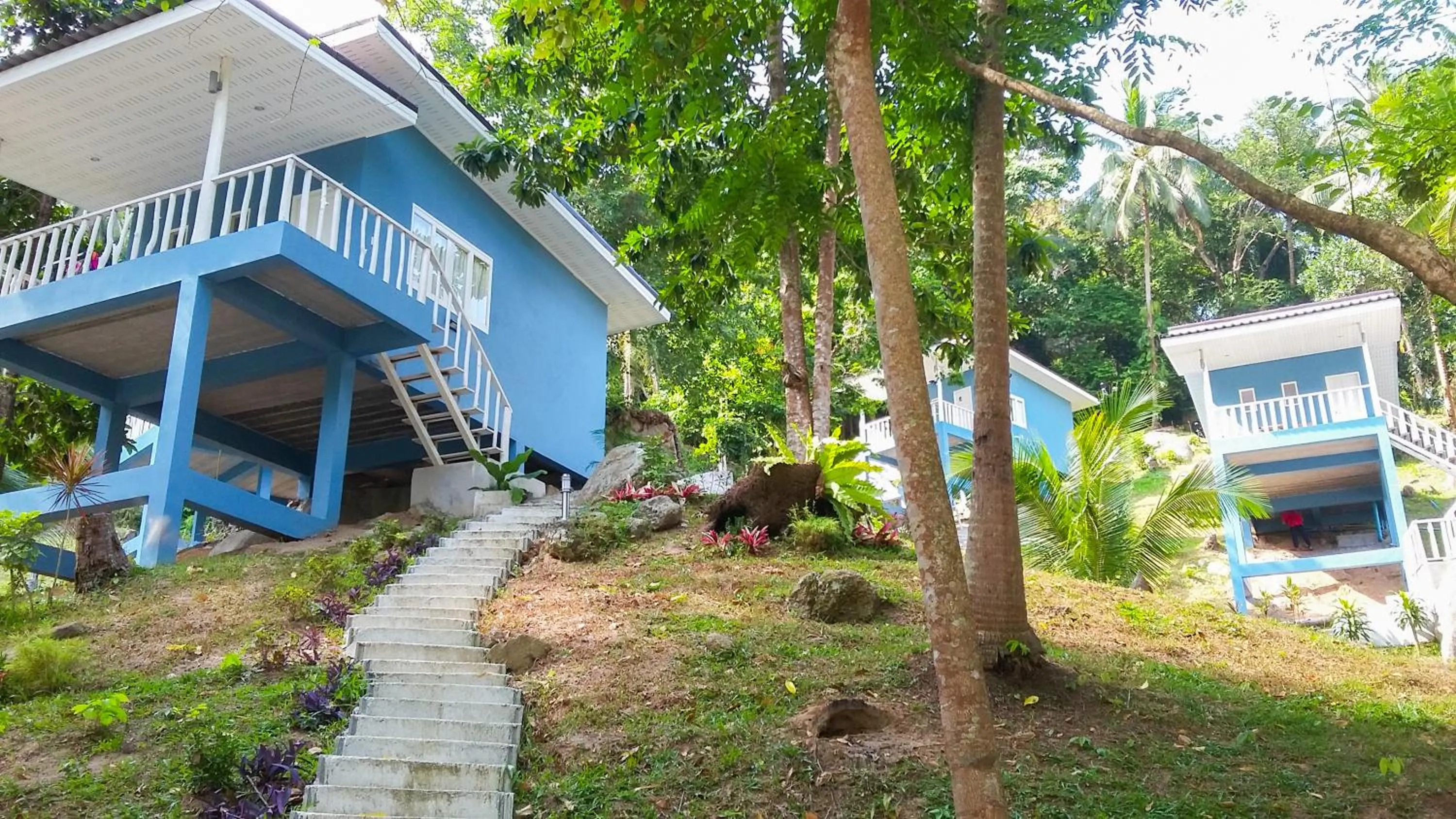 Property building in Kiri Tawan