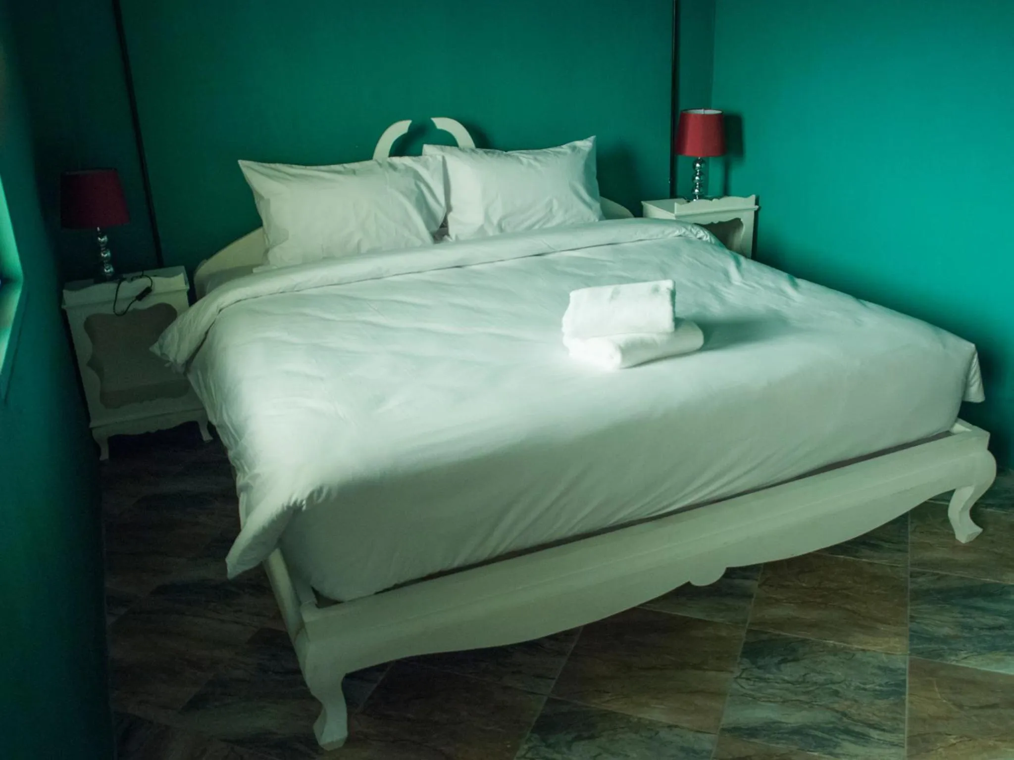 Shower, Bed in Casacool Hotel