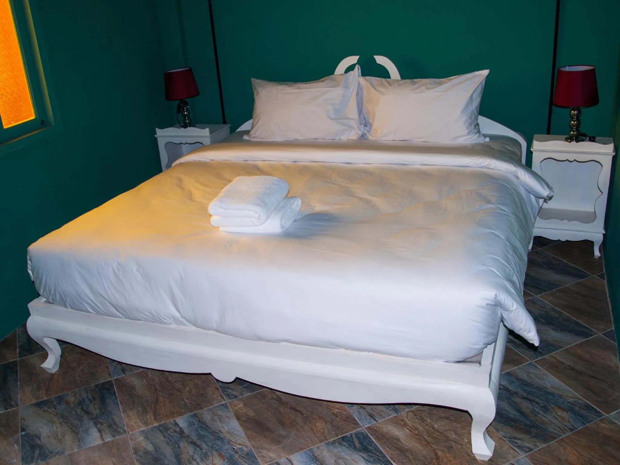 Shower, Bed in Casacool Hotel