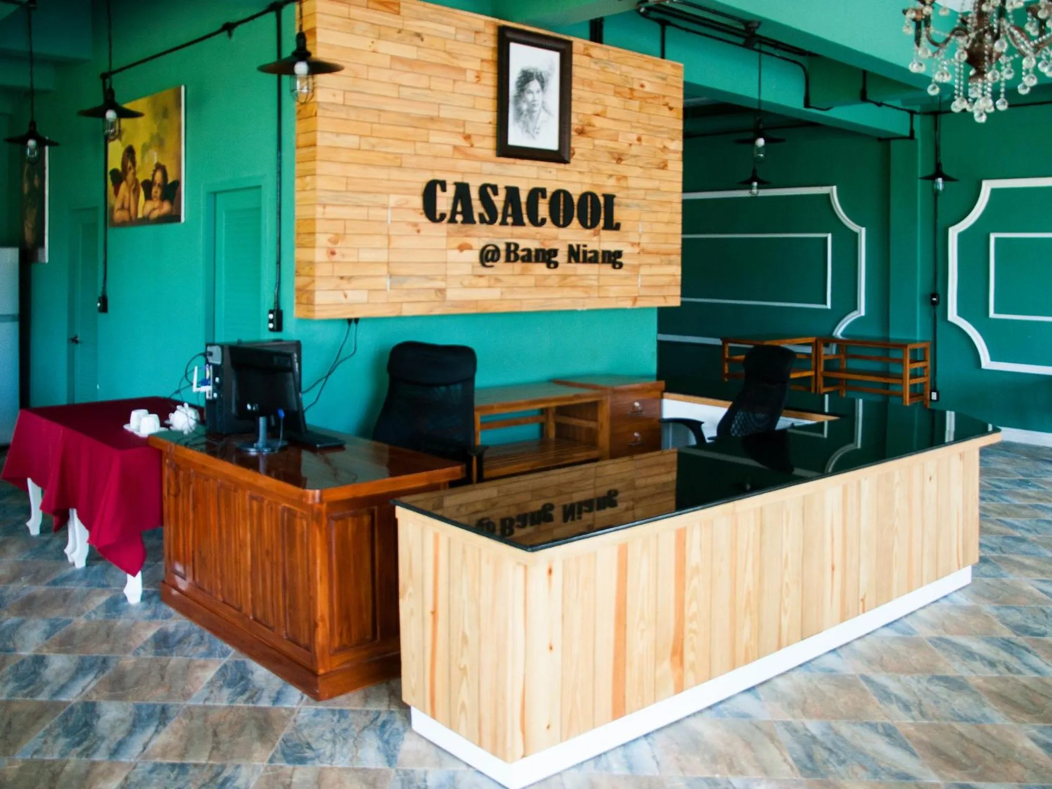 Restaurant/places to eat in Casacool Hotel