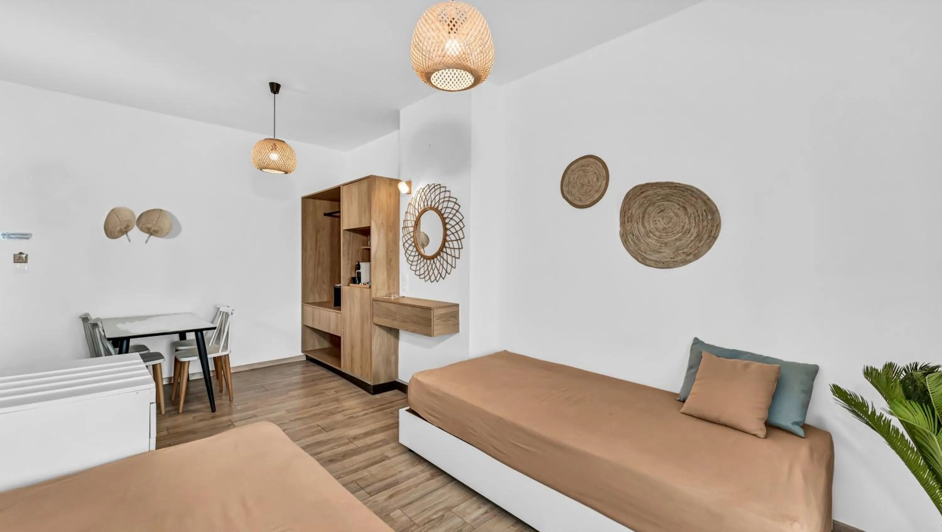 Living room, Bed in Sunset Beach Hotel