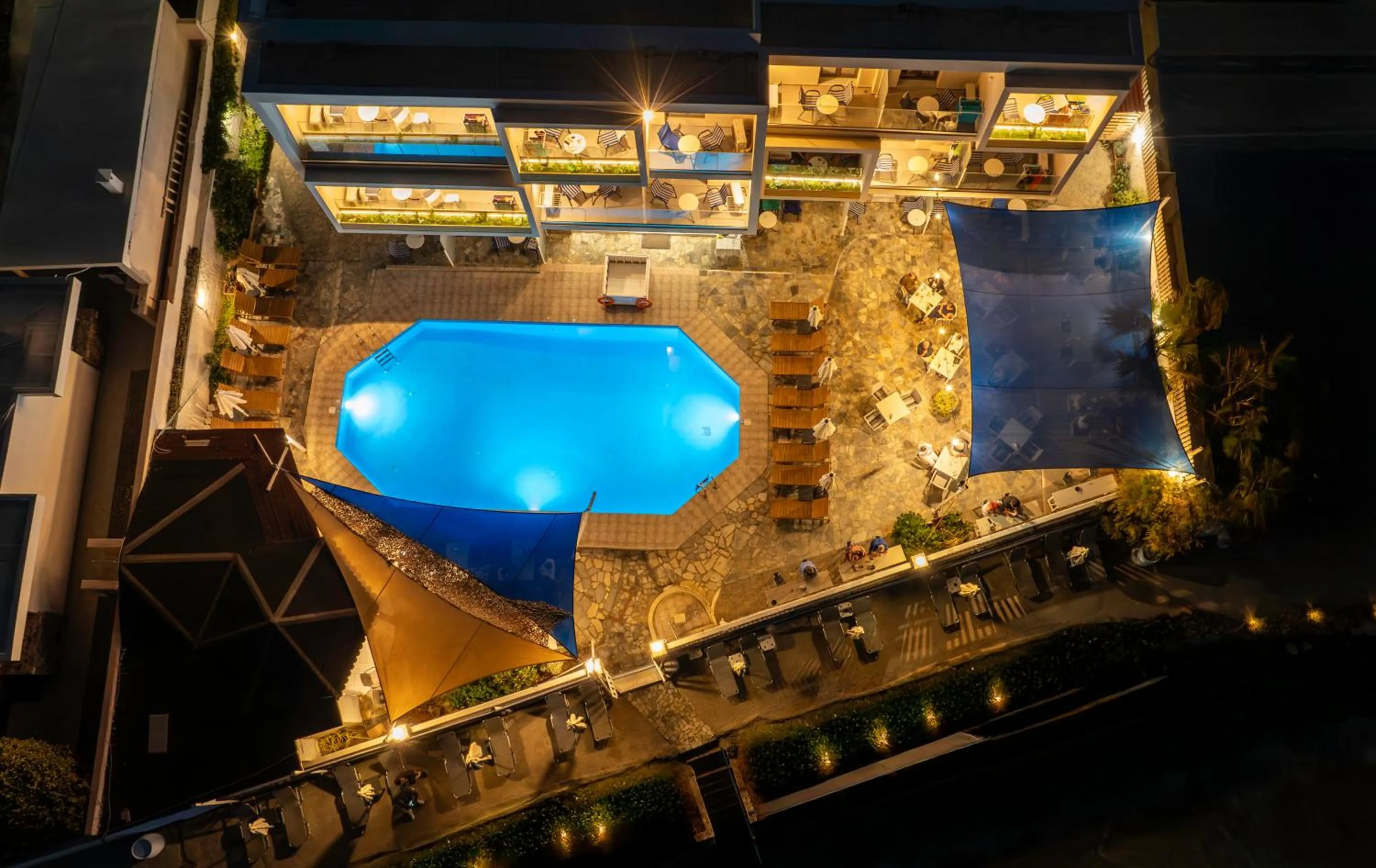 Swimming pool in Sunset Beach Hotel