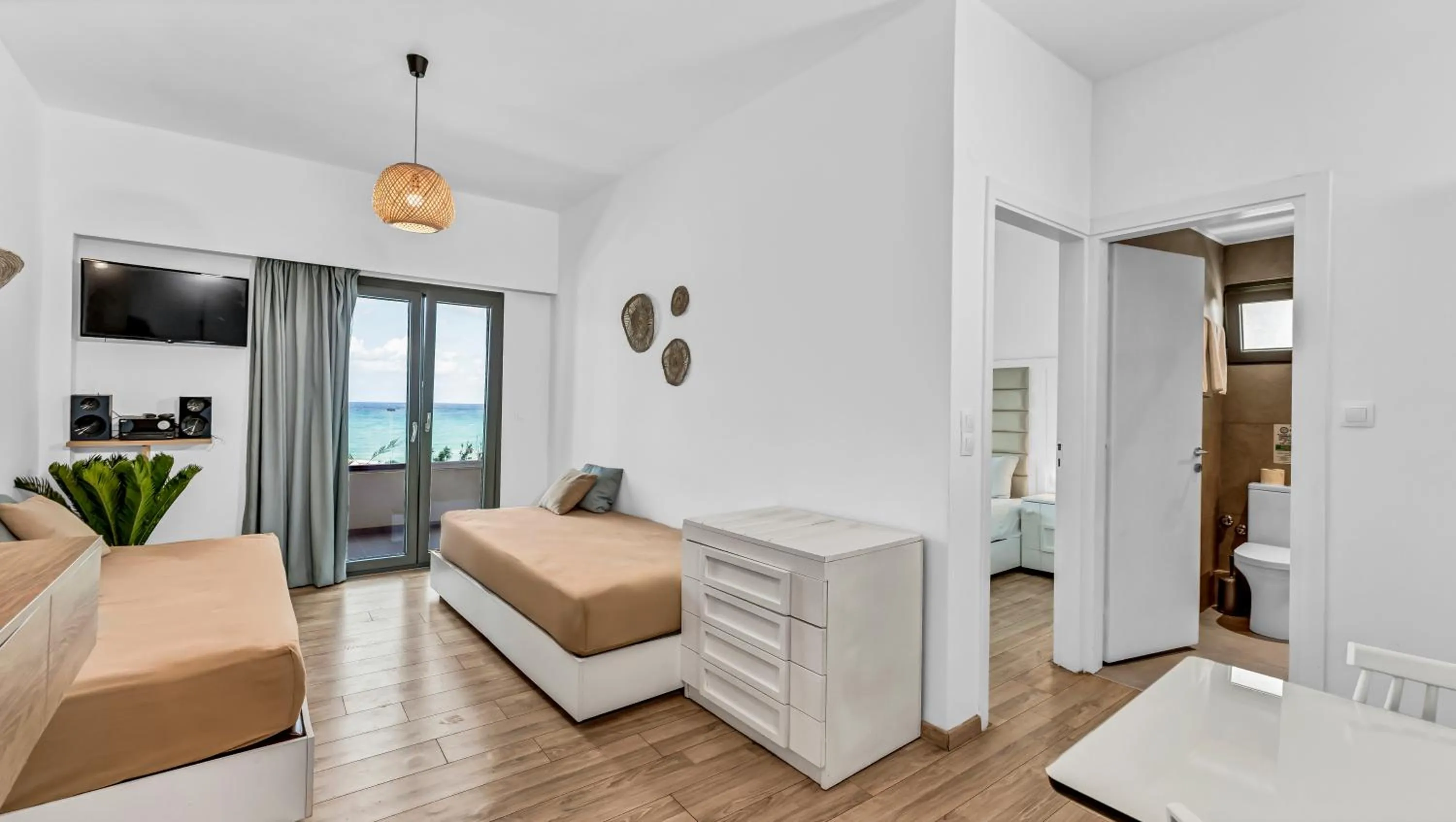 TV and multimedia, Bed in Sunset Beach Hotel