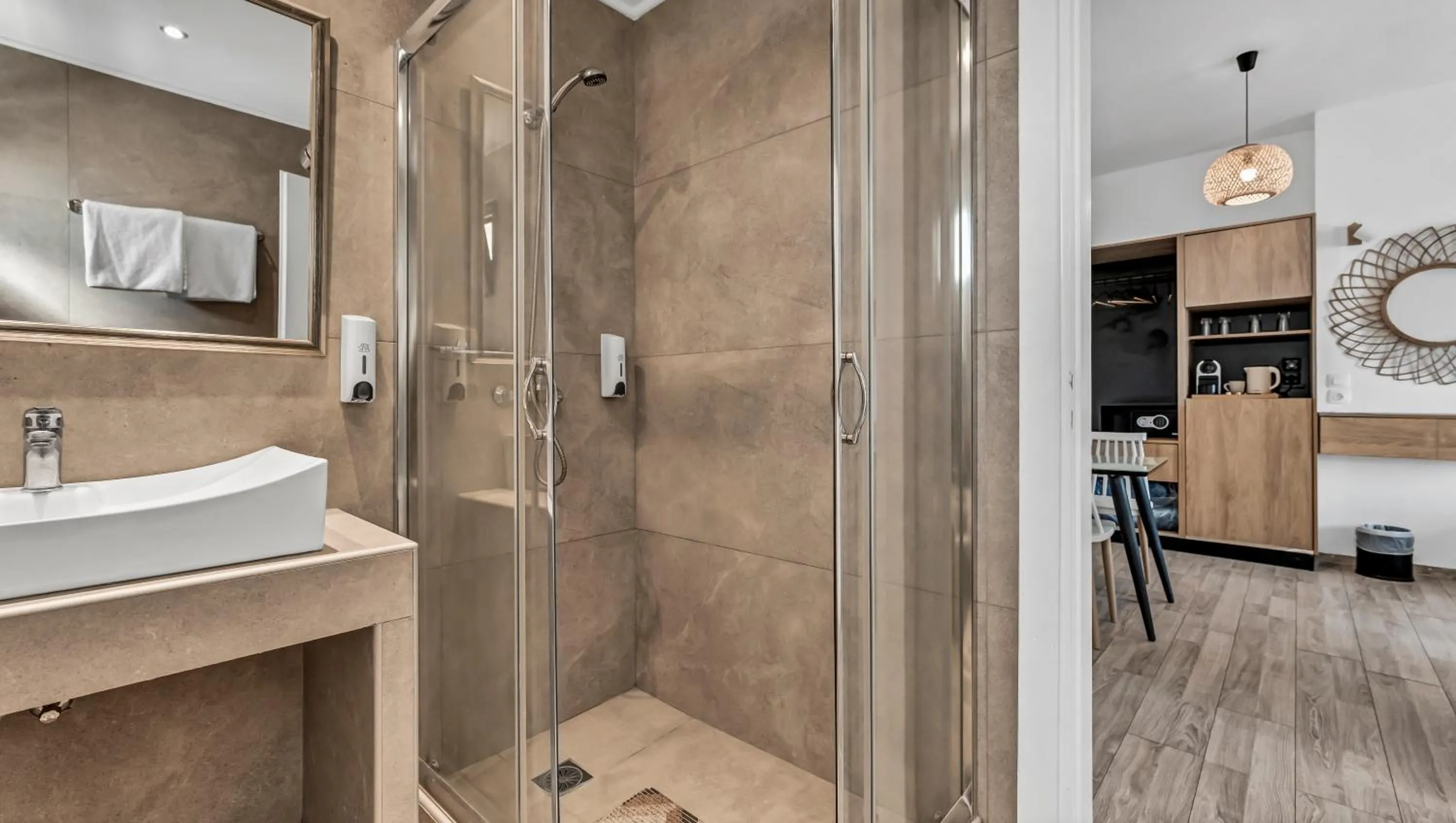 Shower in Sunset Beach Hotel