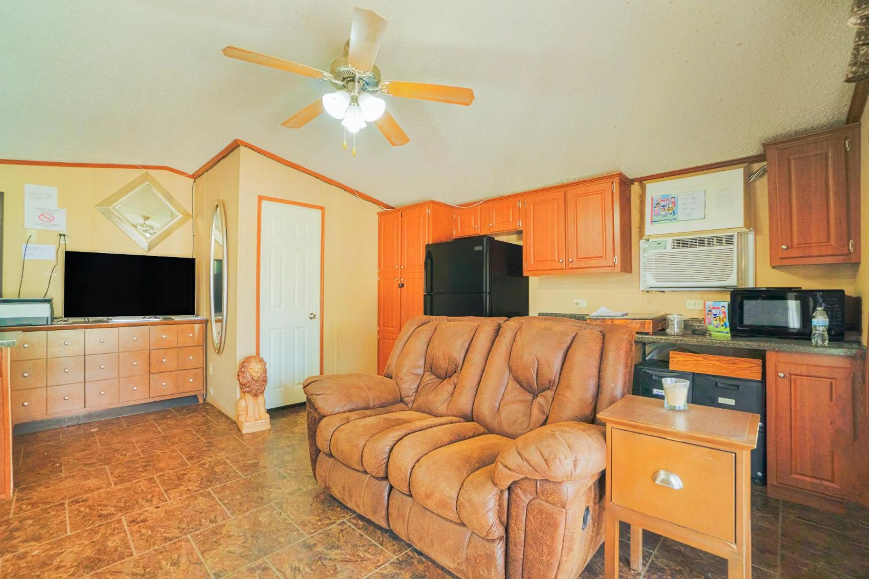 Lobby or reception in Grand Eagle Ford Lodge & RV Park