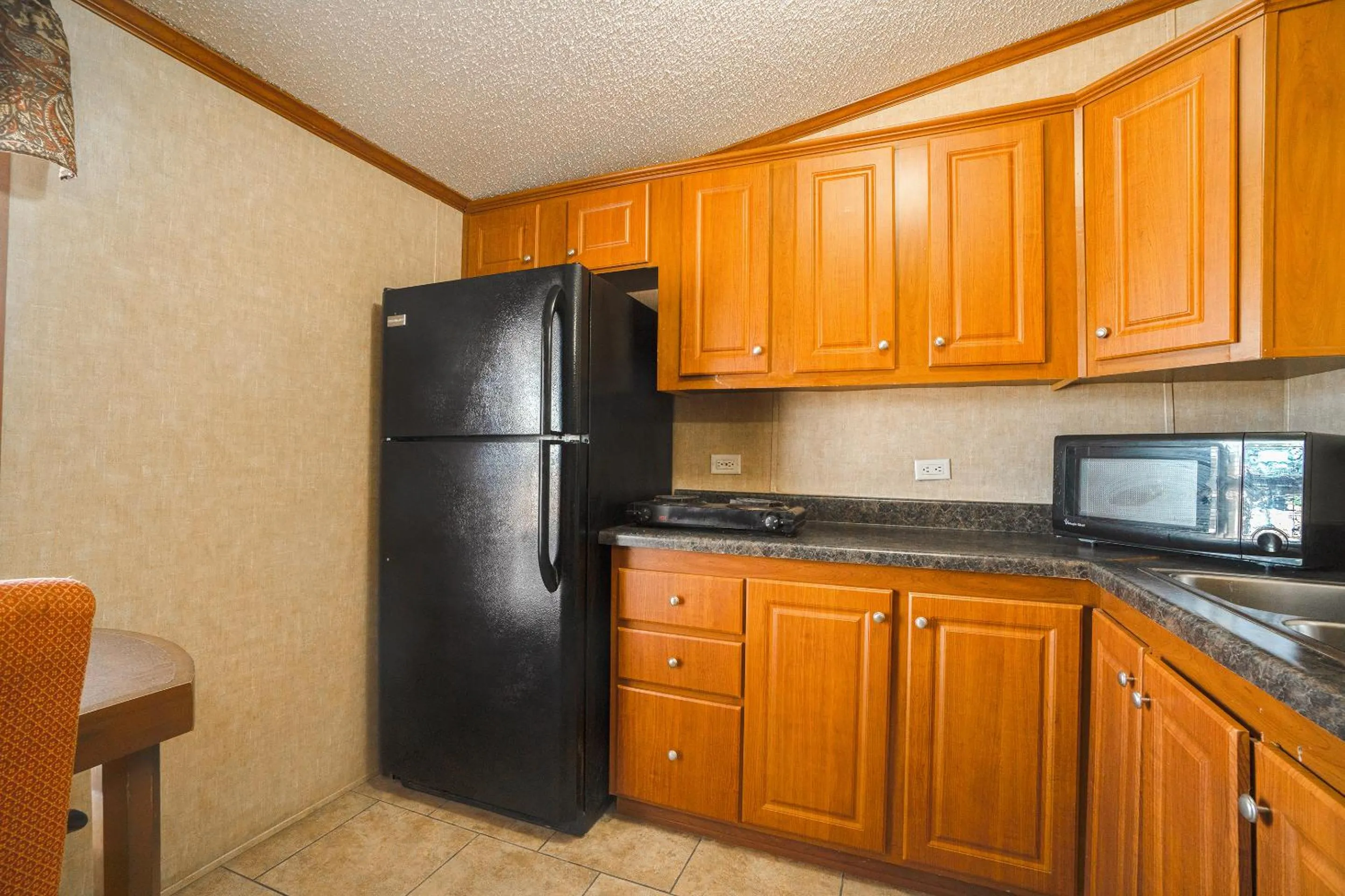 Kitchen or kitchenette in Grand Eagle Ford Lodge & RV Park