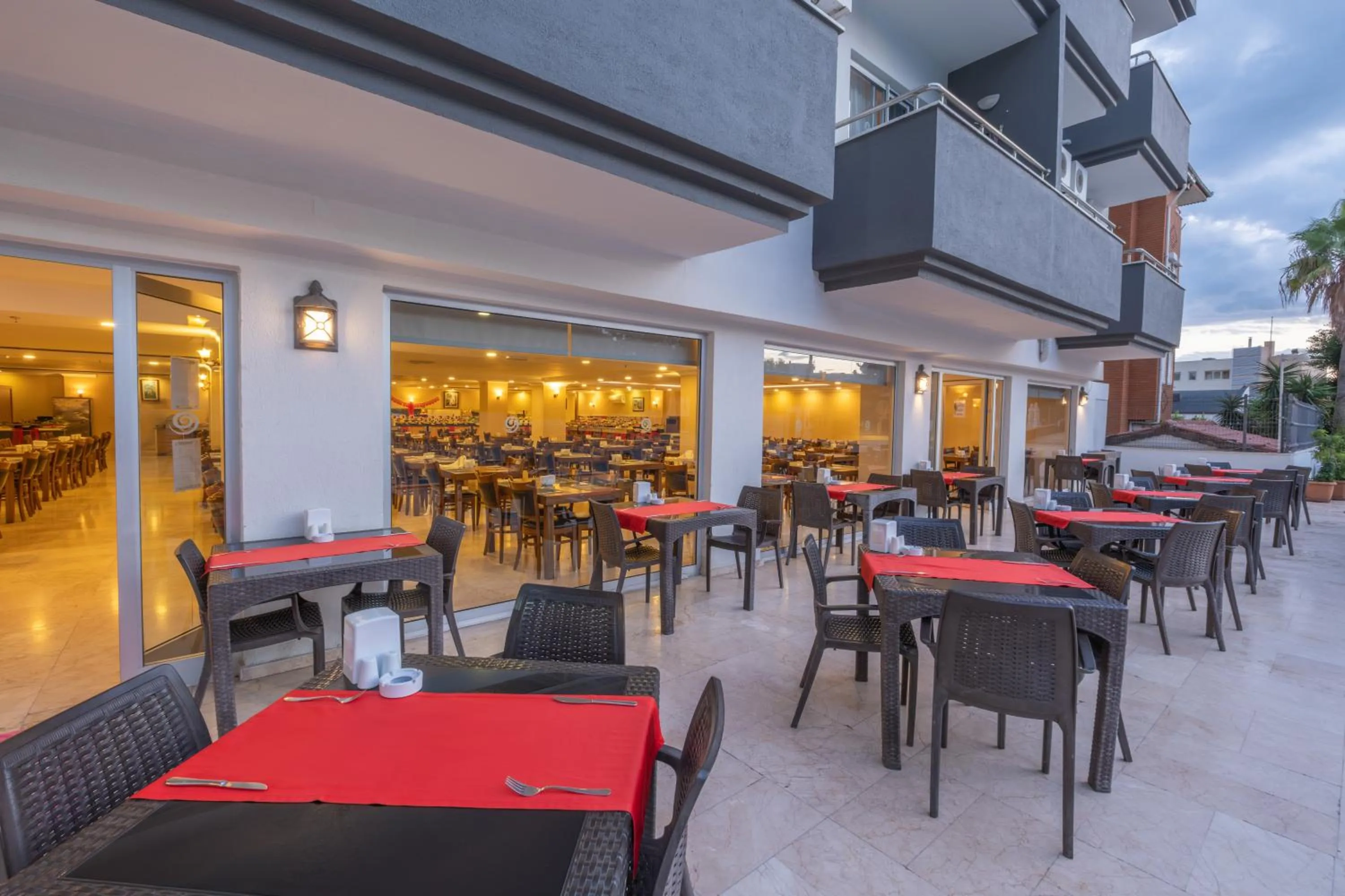 Restaurant/places to eat in Sun Beach Hill Hotel