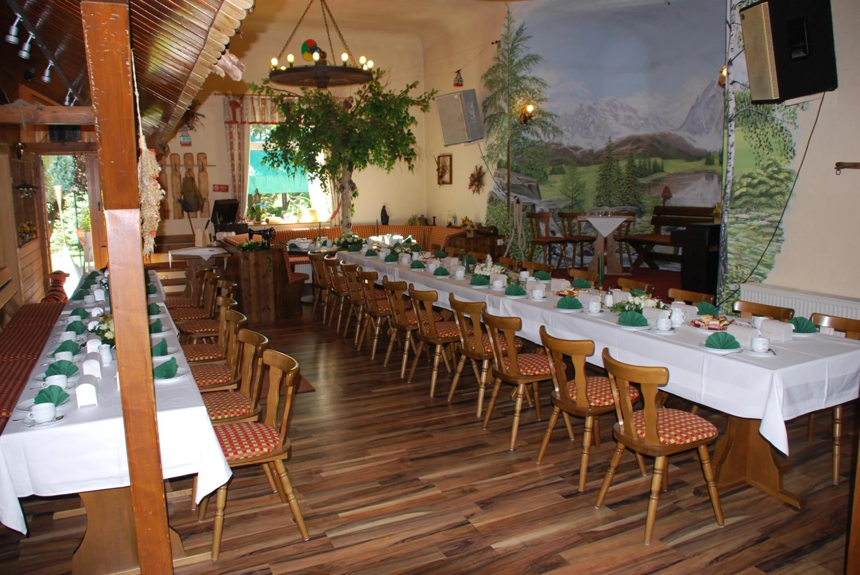 Restaurant/places to eat in Hotel Alpenhof