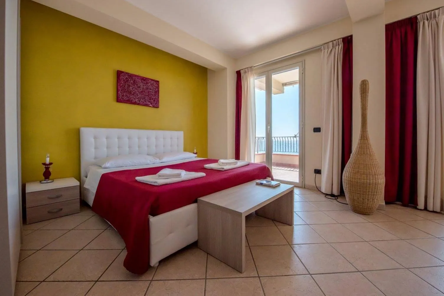 Shower, Bed in B&B La Sirena