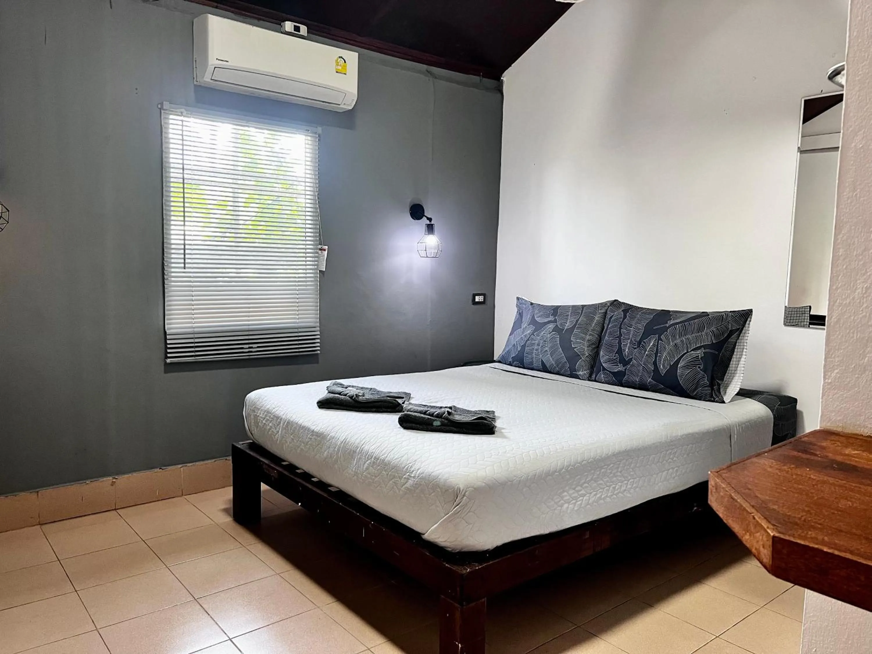 Photo of the whole room, Bed in Adang Sea Divers & Eco Lodge