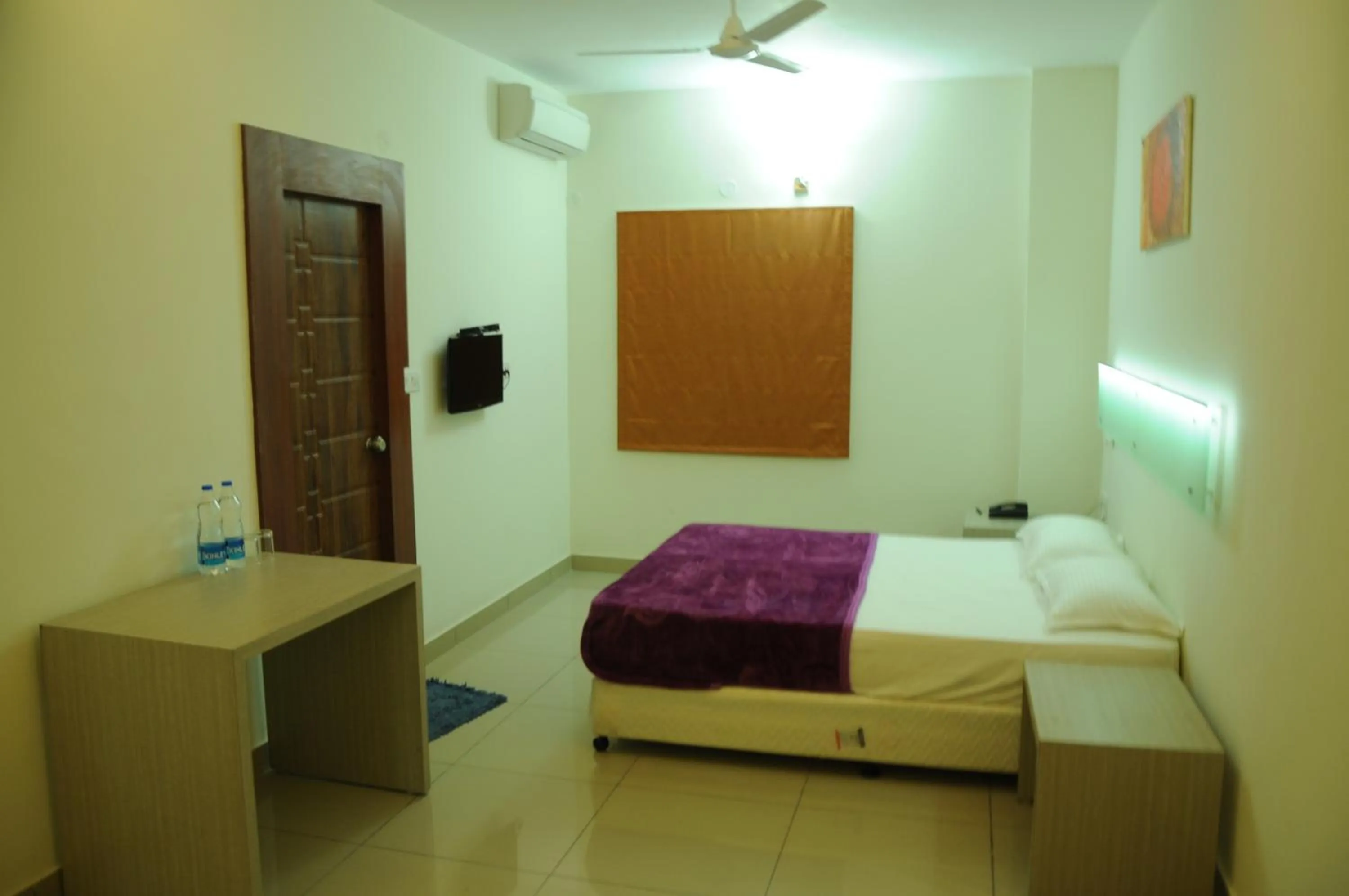 TV and multimedia in Cinnamon Residency