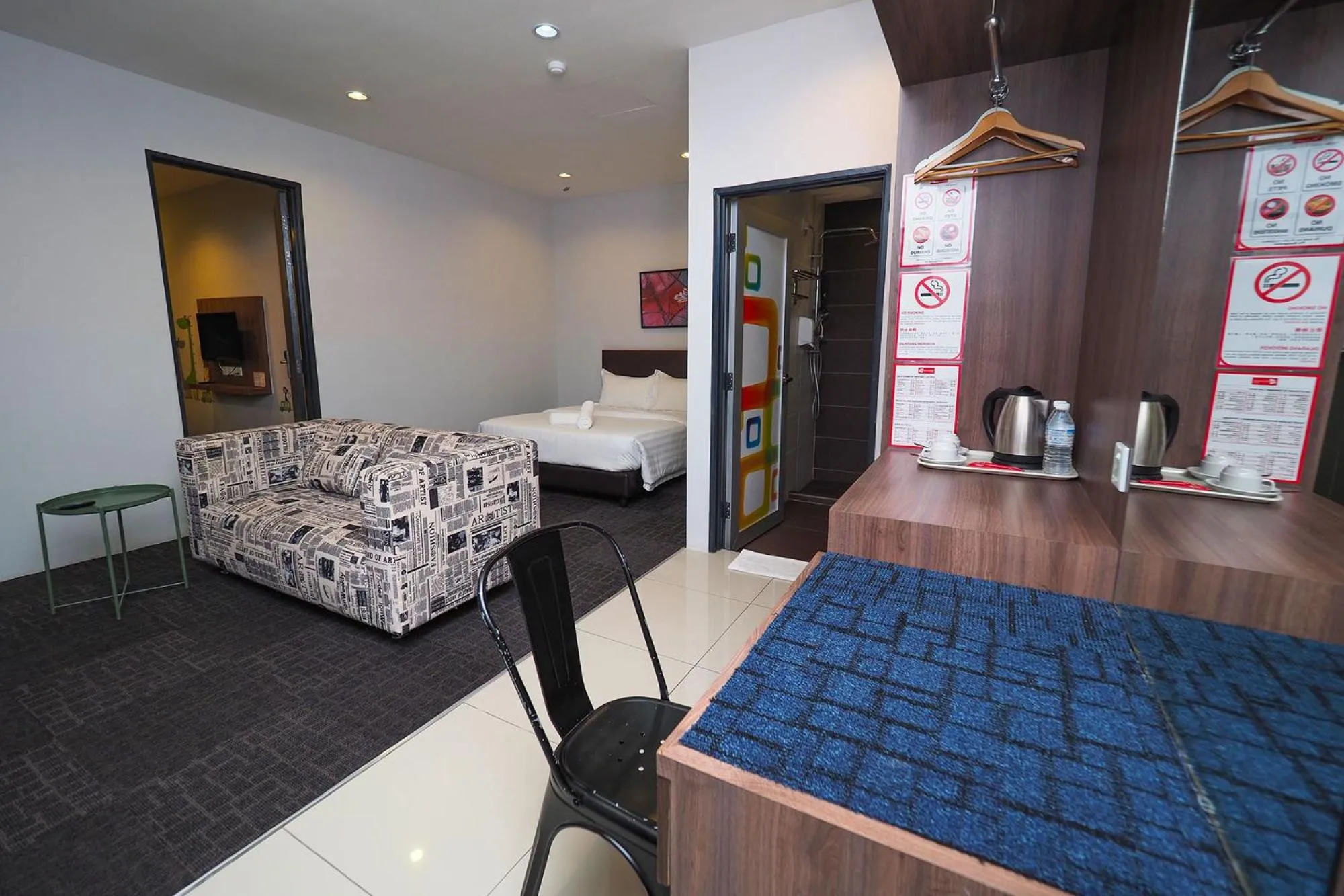 Photo of the whole room, Bed in S Boutique Hotel