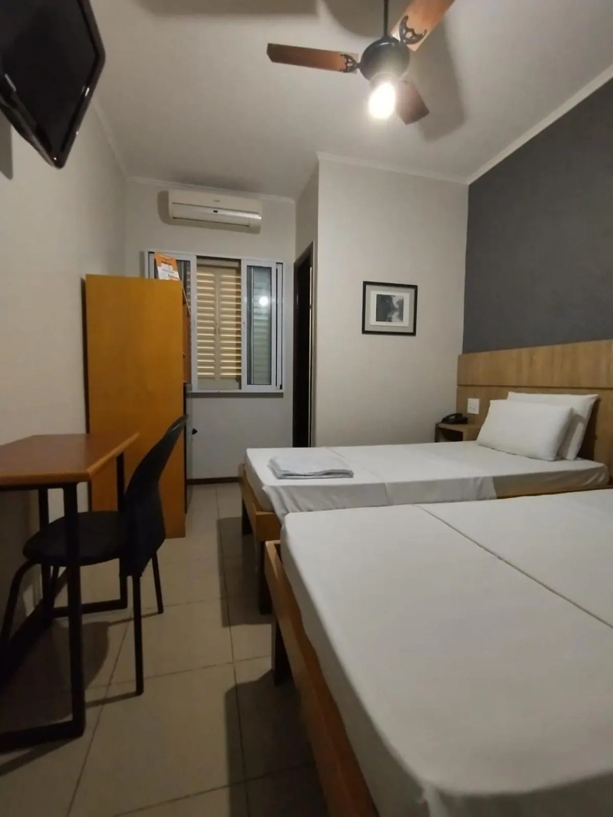 Photo of the whole room, Bed in Hotel Cidade