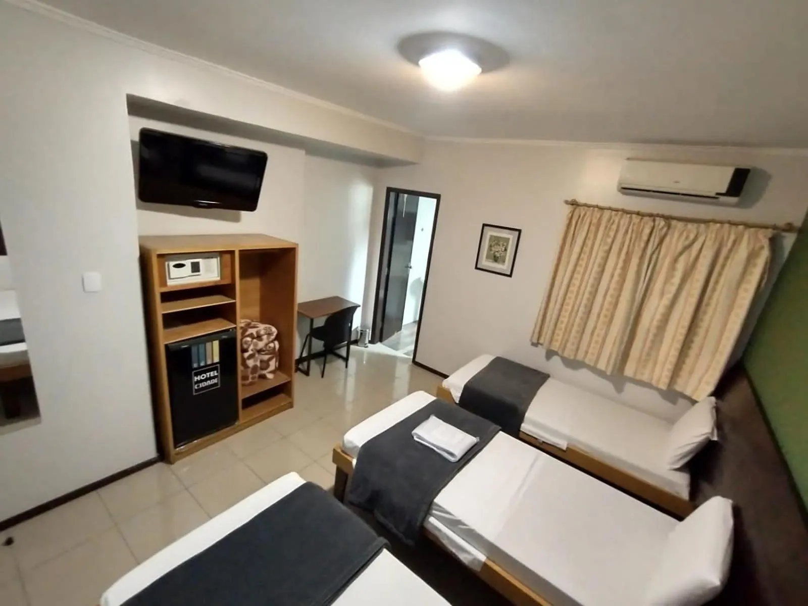 TV and multimedia, Bed in Hotel Cidade