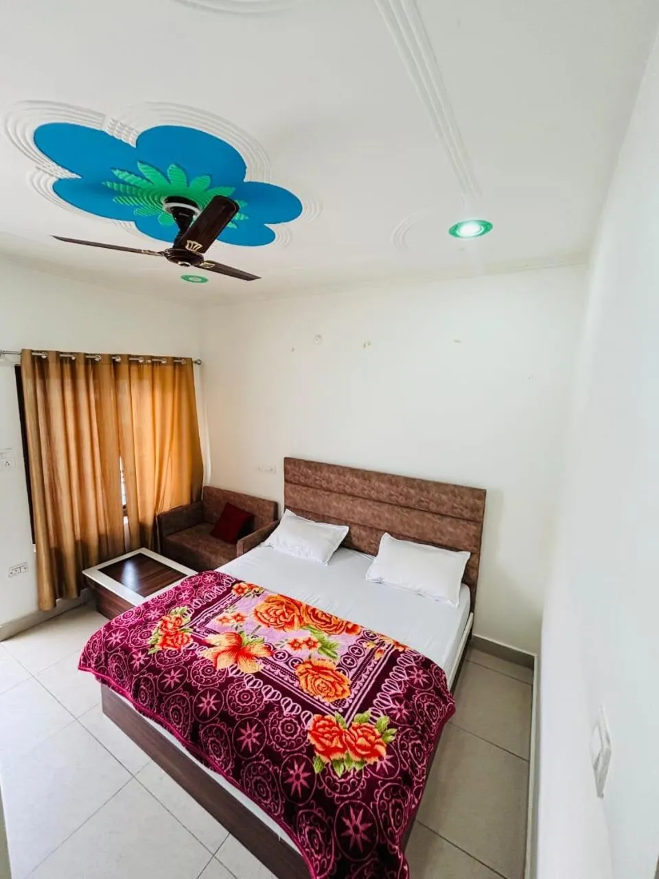 Photo of the whole room, Bed in Hotel Lake View Paradise