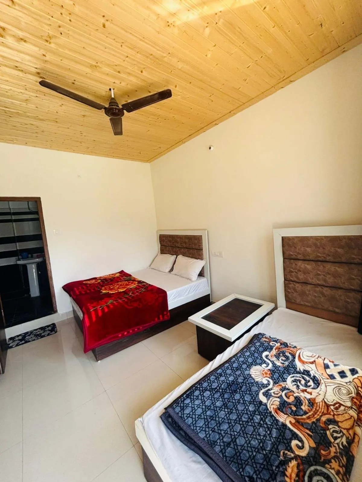 Photo of the whole room, Bed in Hotel Lake View Paradise