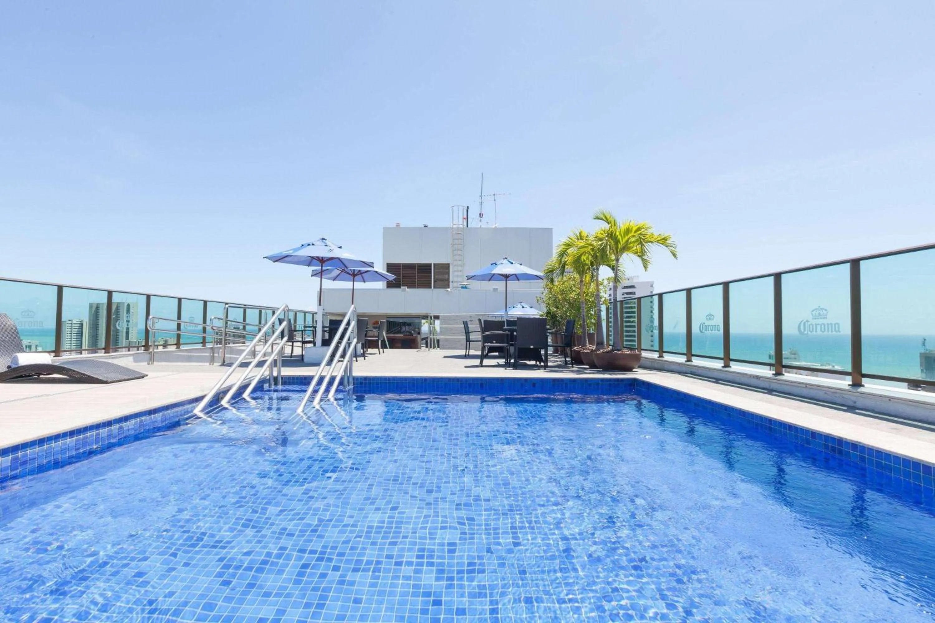 Swimming pool in Roomo Transamerica Recife Boa Viagem