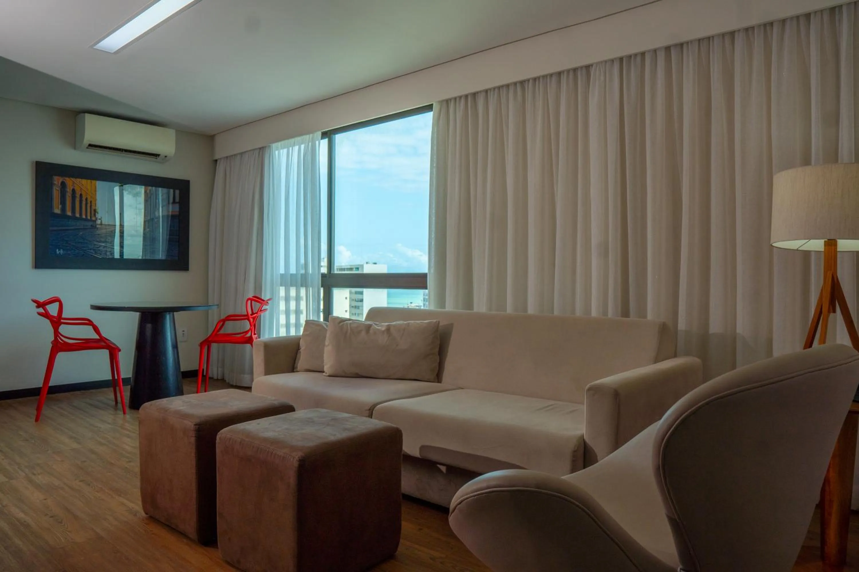 Living room in Roomo Praia de Boa Viagem Residencial