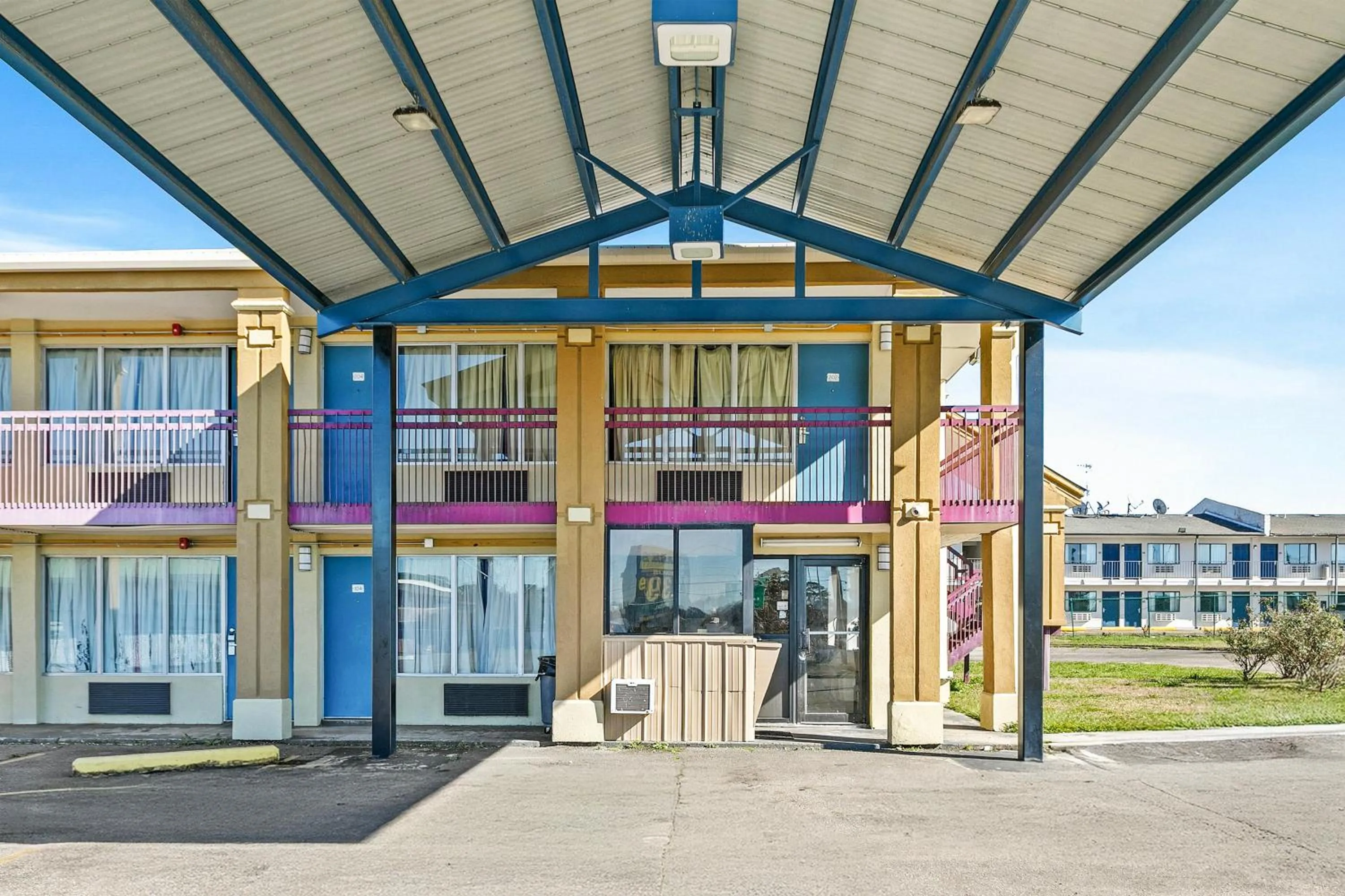 Property building in Luxury Inn By Hotel O Hattiesburg M S