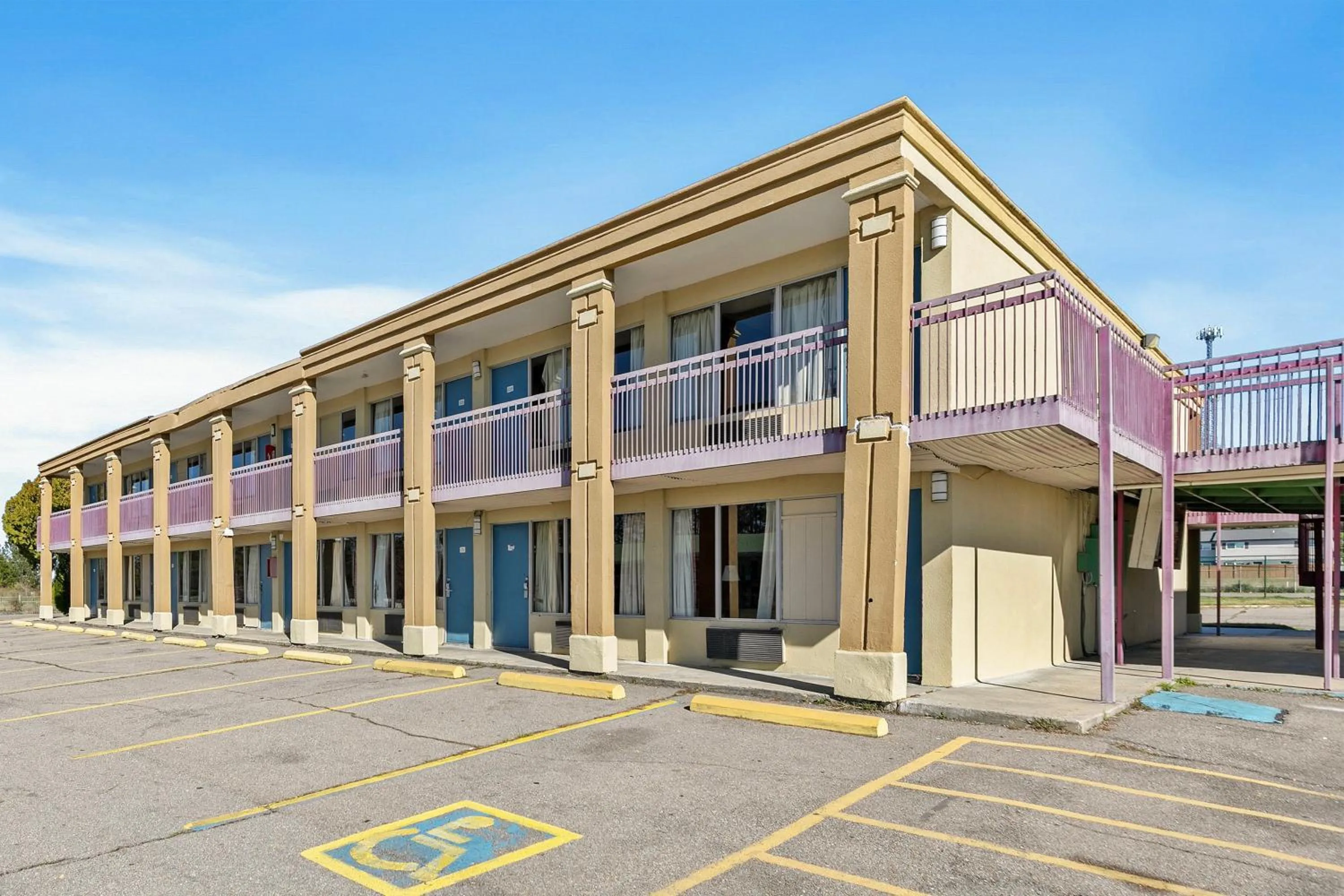 Parking in Luxury Inn By Hotel O Hattiesburg M S