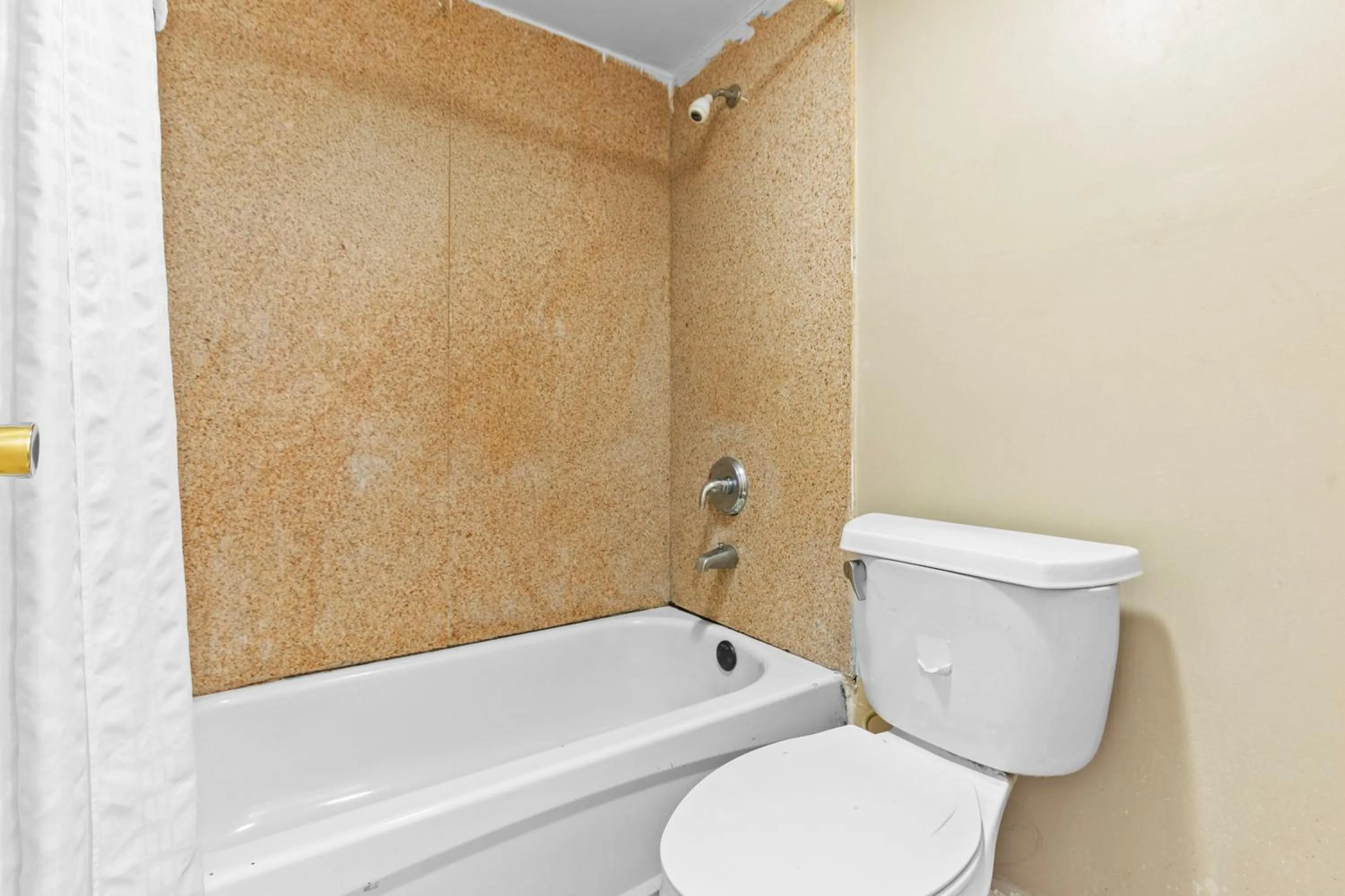 Bathroom in Luxury Inn By Hotel O Hattiesburg M S